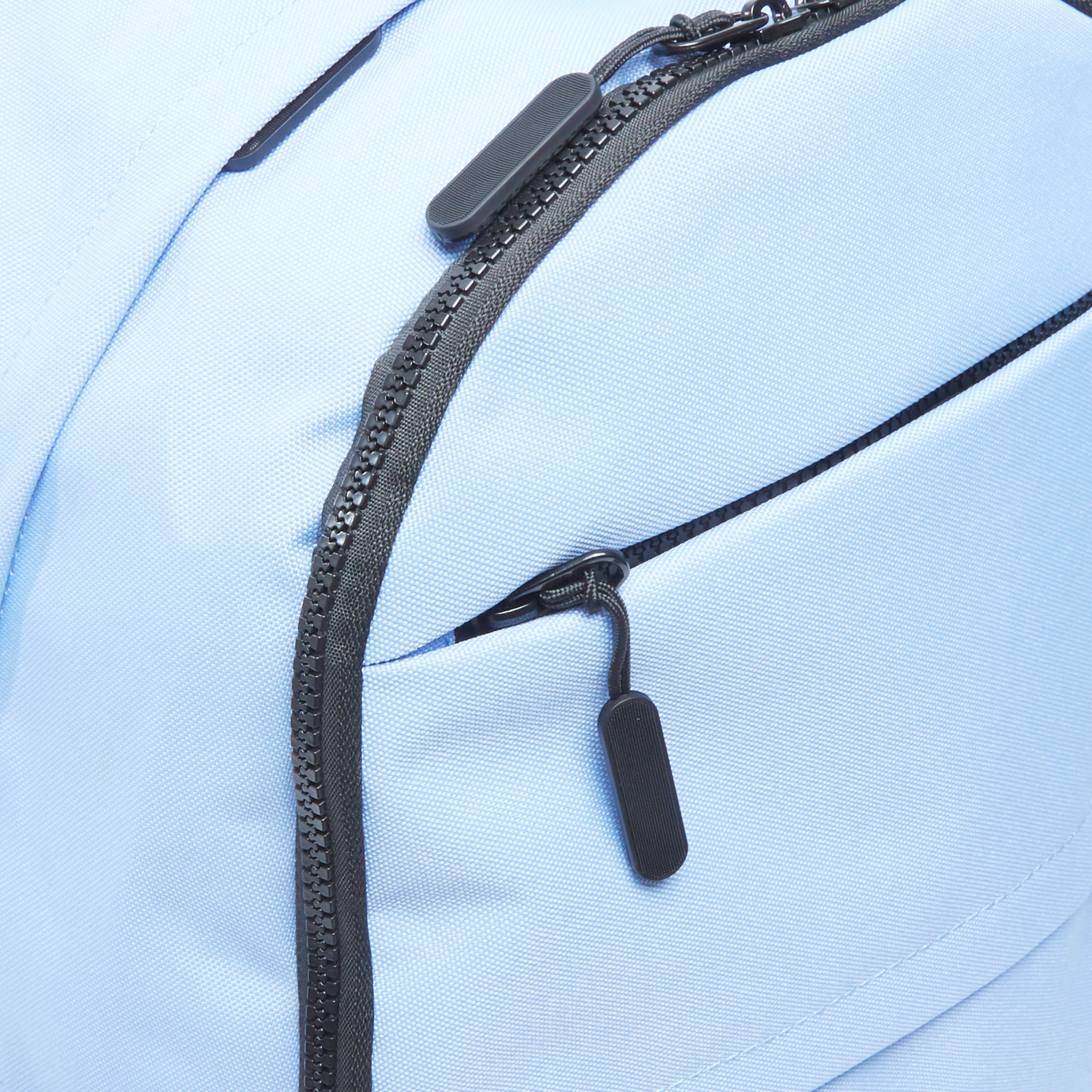 شنطة ظهر بارزة الملمس بسحّاب إغلاق وحمّالات قابلة للتعديل-men-bags-image-5