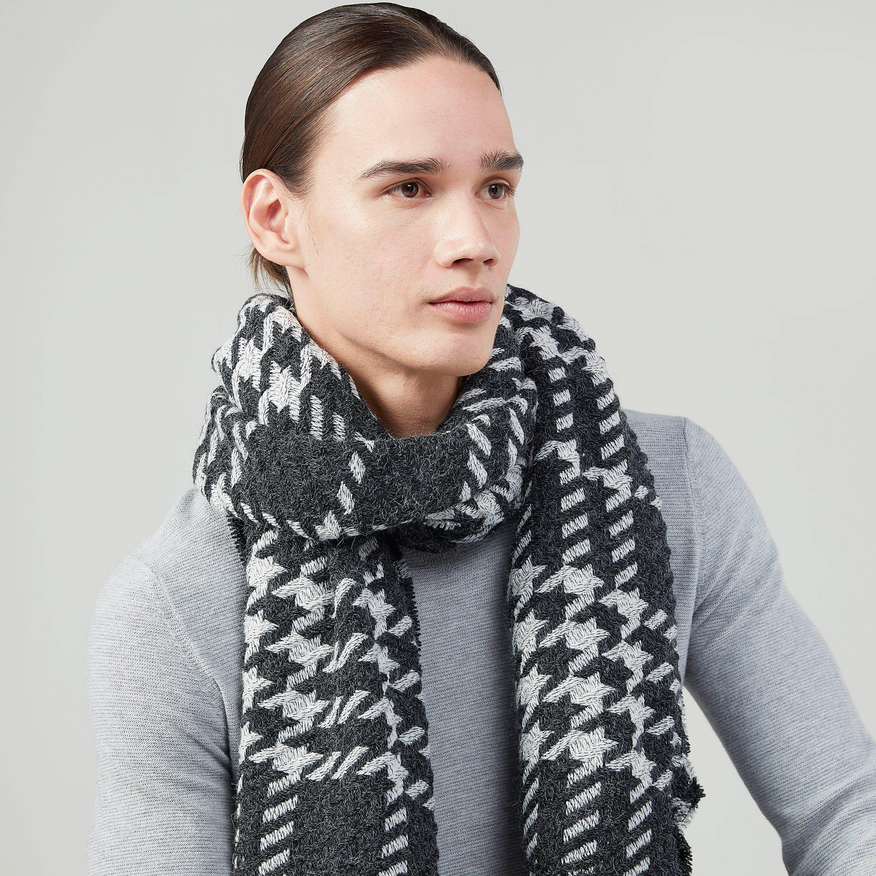 وشاح مربعات بشراشيب-men-scarvesandgloves-image-2