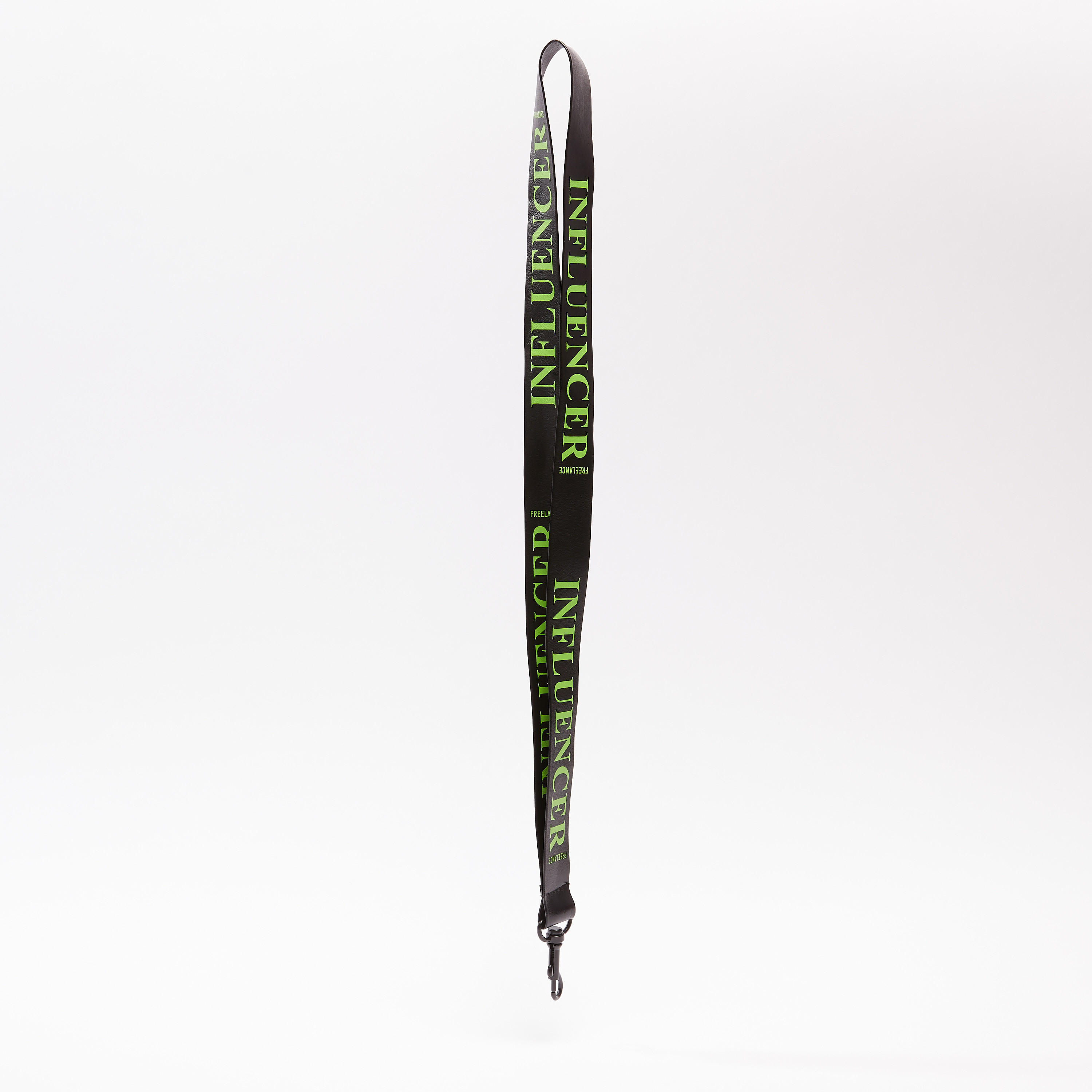 سلسلة مفاتيح بمشبك إغلاق وطبعات-women-clothingaccessories-novelties-image-3