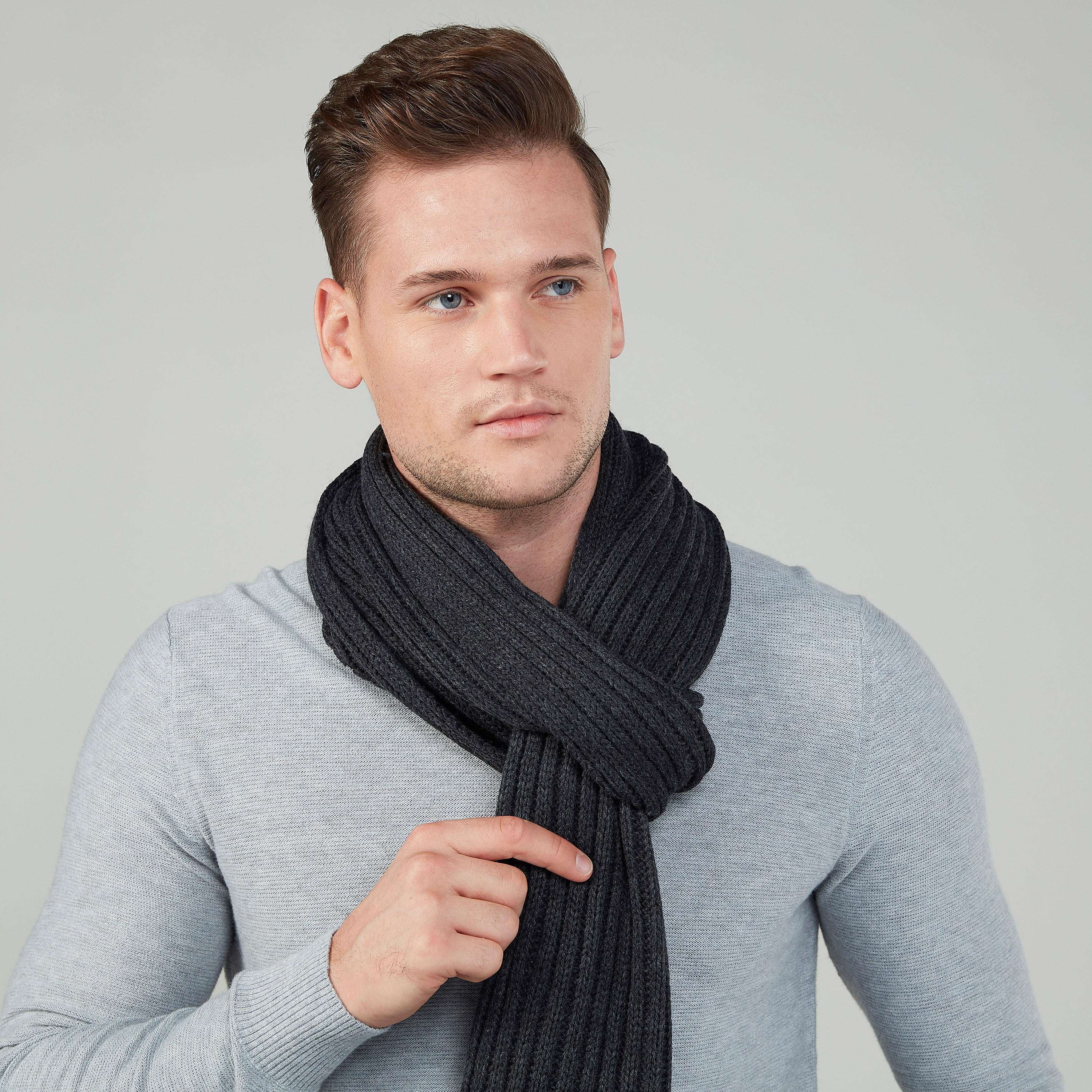 وشاح بارز الملمس وشراشيب-men-scarvesandgloves-image-2