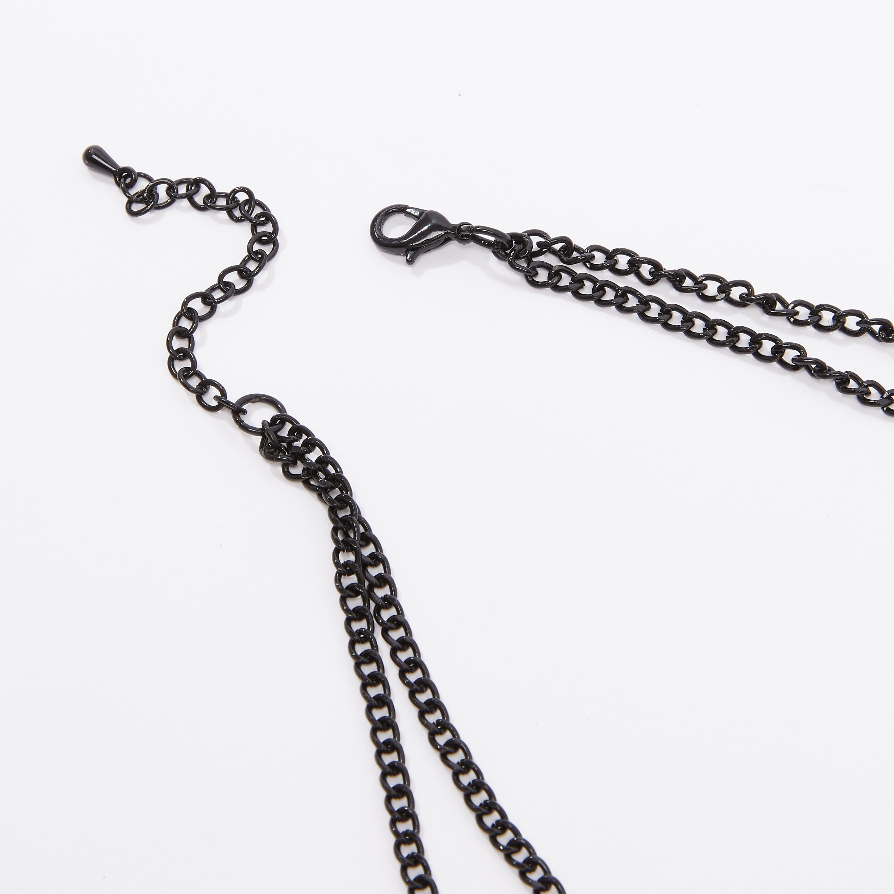 عقد متعدد الطبقات مزيّن بمشبك إغلاق-men-watchesandjewellery-necklacesandpendants-image-4