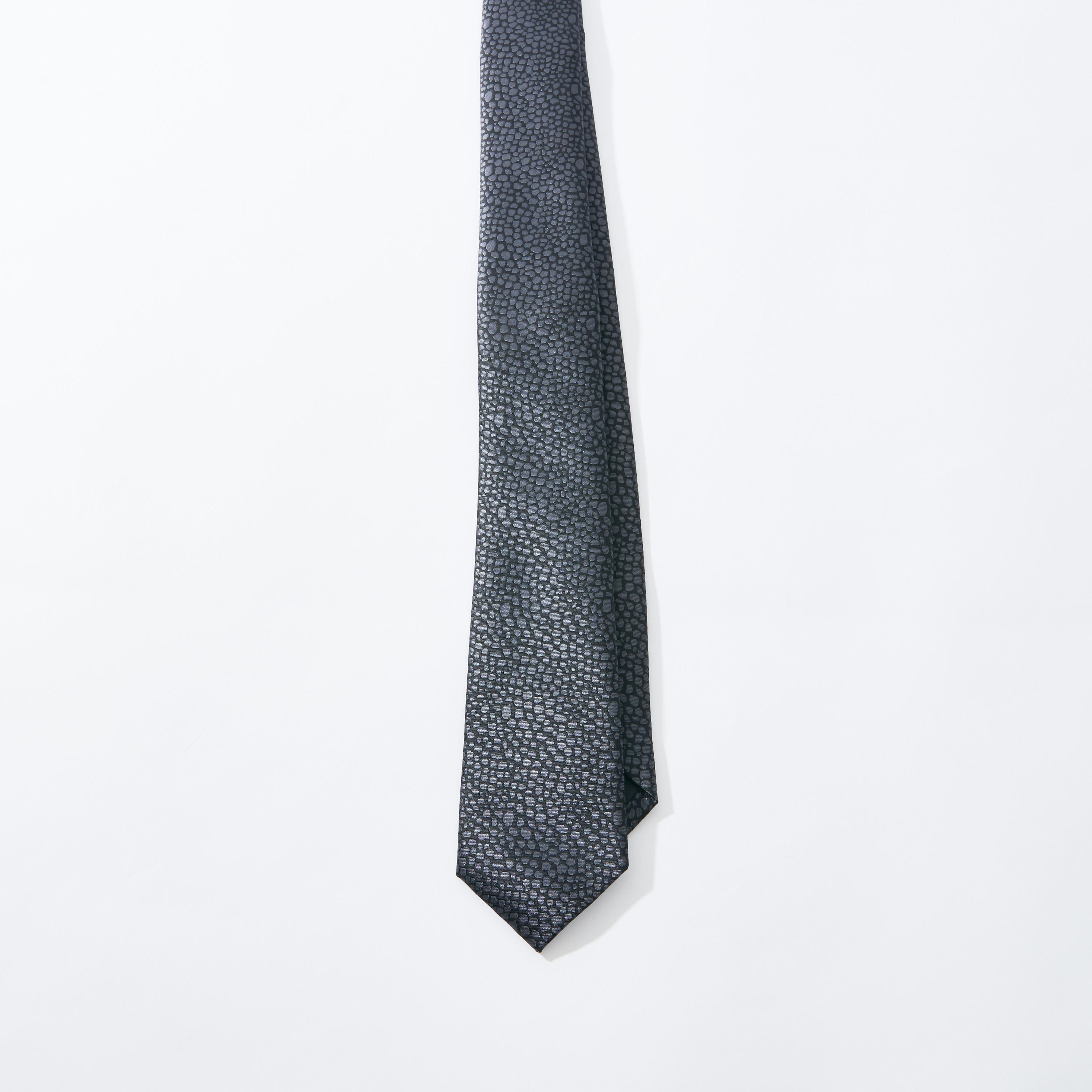ربطة عنق عادية بحلقة تثبيت وطبعات-men-tiesandcufflinks-pocketsquares-image-1