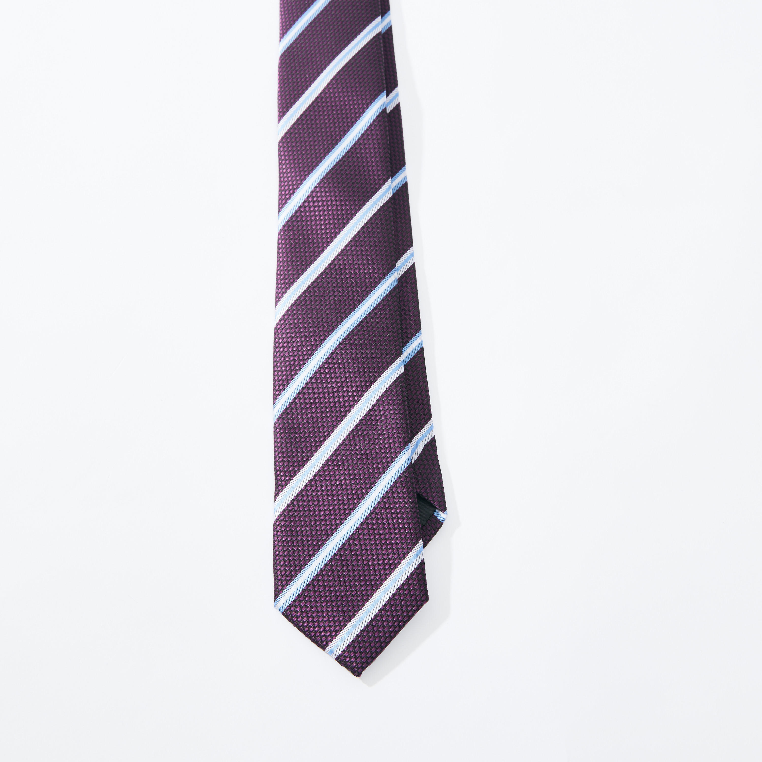 ربطة عنق عادية مقلّمة بمشبك تثبيت-men-tiesandcufflinks-pocketsquares-image-1