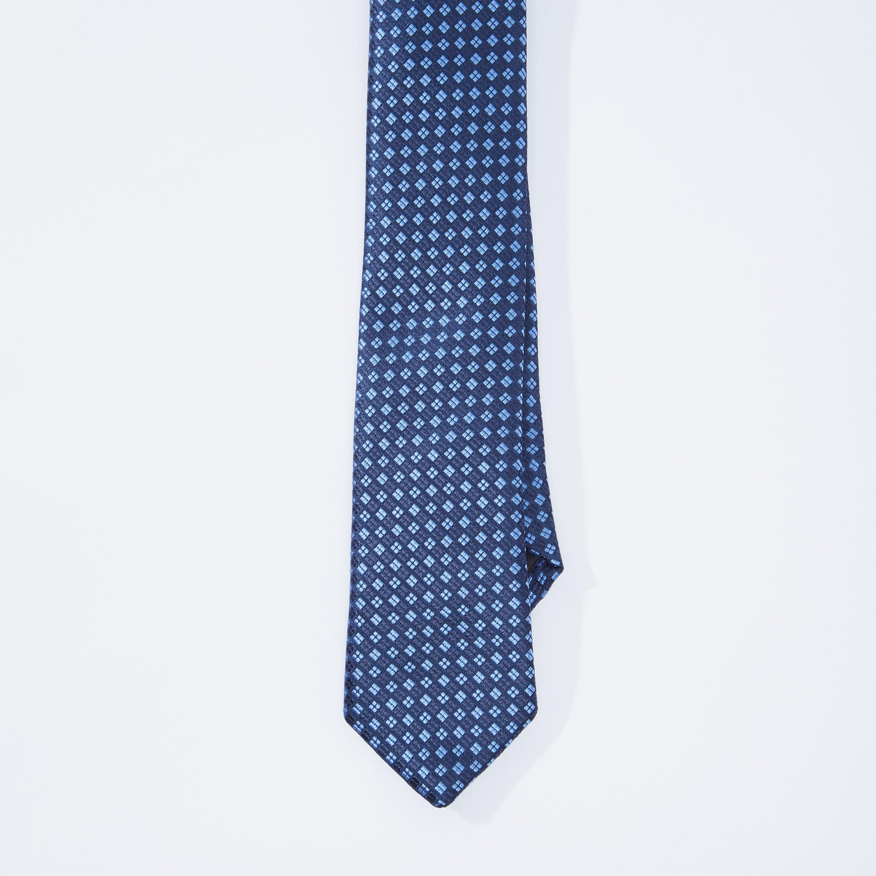 ربطة عنق عادية بحلقة تثبيت وطبعات-men-tiesandcufflinks-pocketsquares-image-1