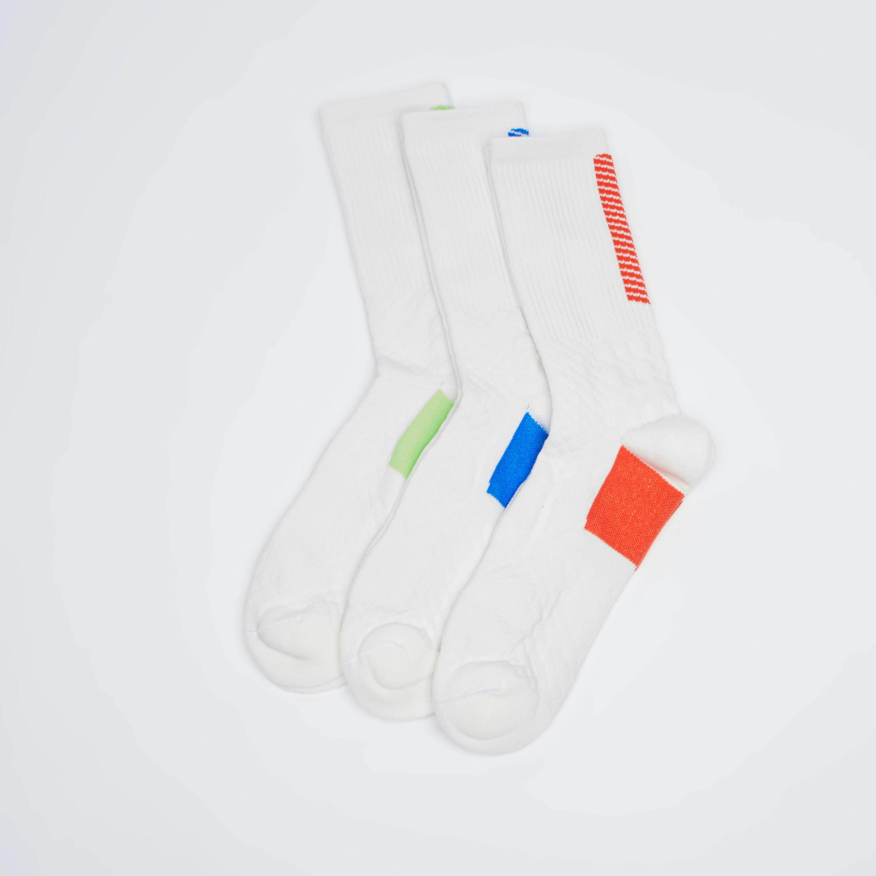 جوارب بطول متوسط وتقليمات متباينة - طقم من 3 أزواج-men-socks-image-1