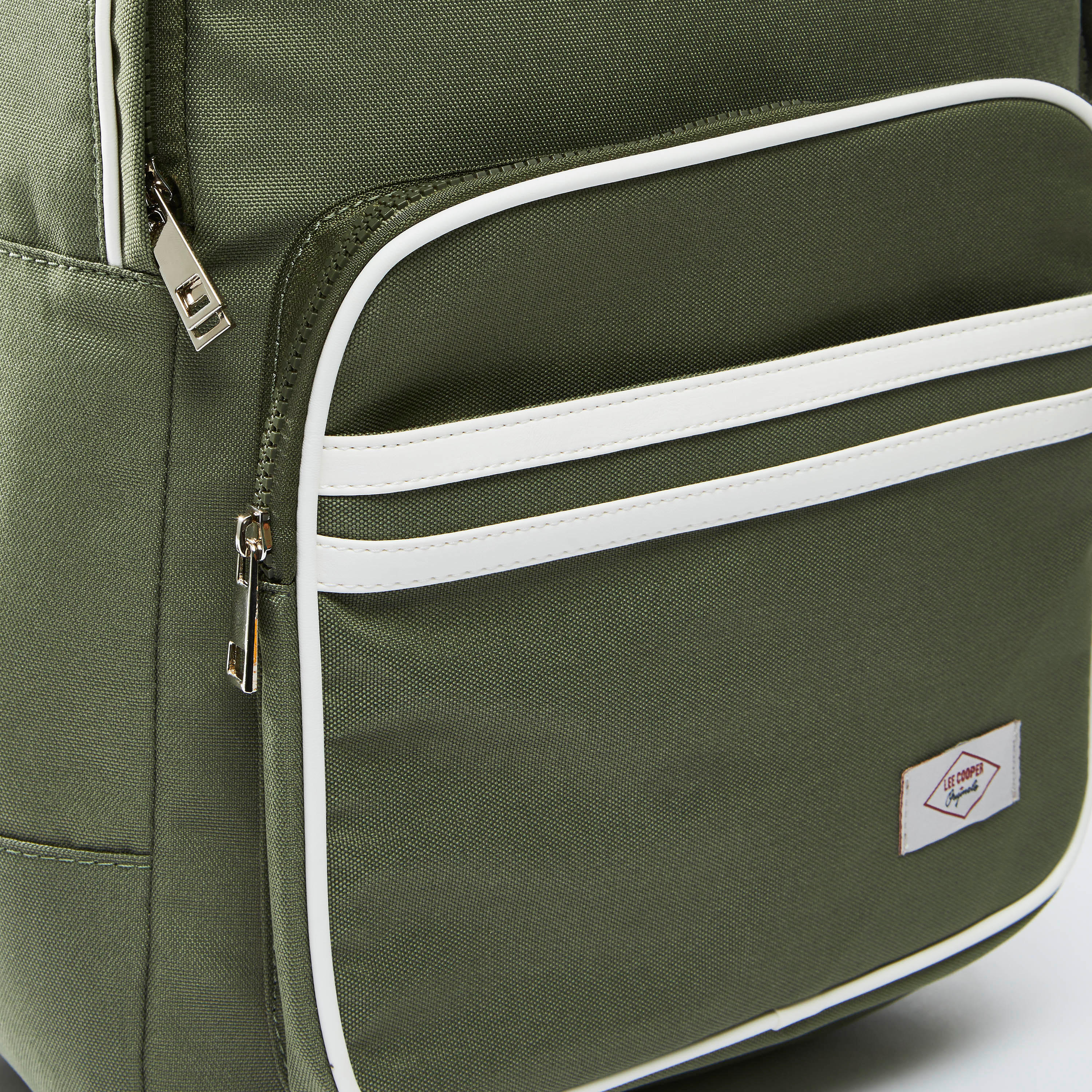 شنطة ظهر بارزة الملمس بسحاب إغلاق وحمّالات قابلة للتعديل من لي كوبر-men-bags-image-4