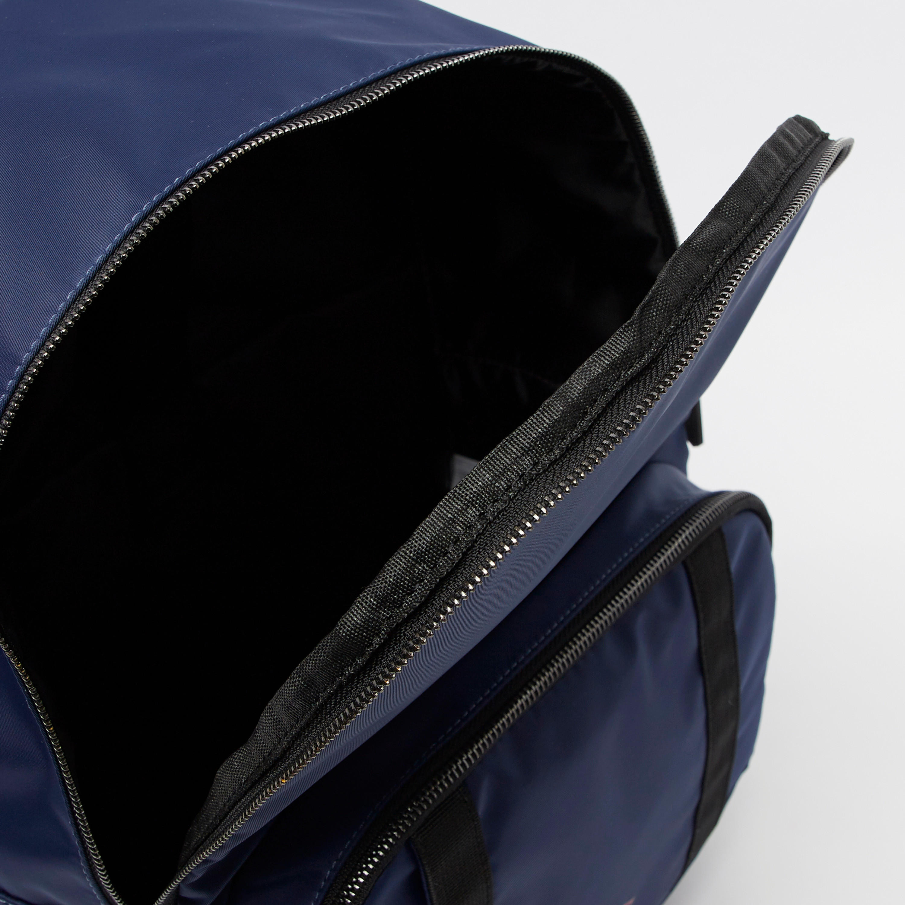 شنطة ظهر سادة بسحّاب إغلاق وحمّالات قابلة للتعديل من لي كوبر-men-bags-image-1