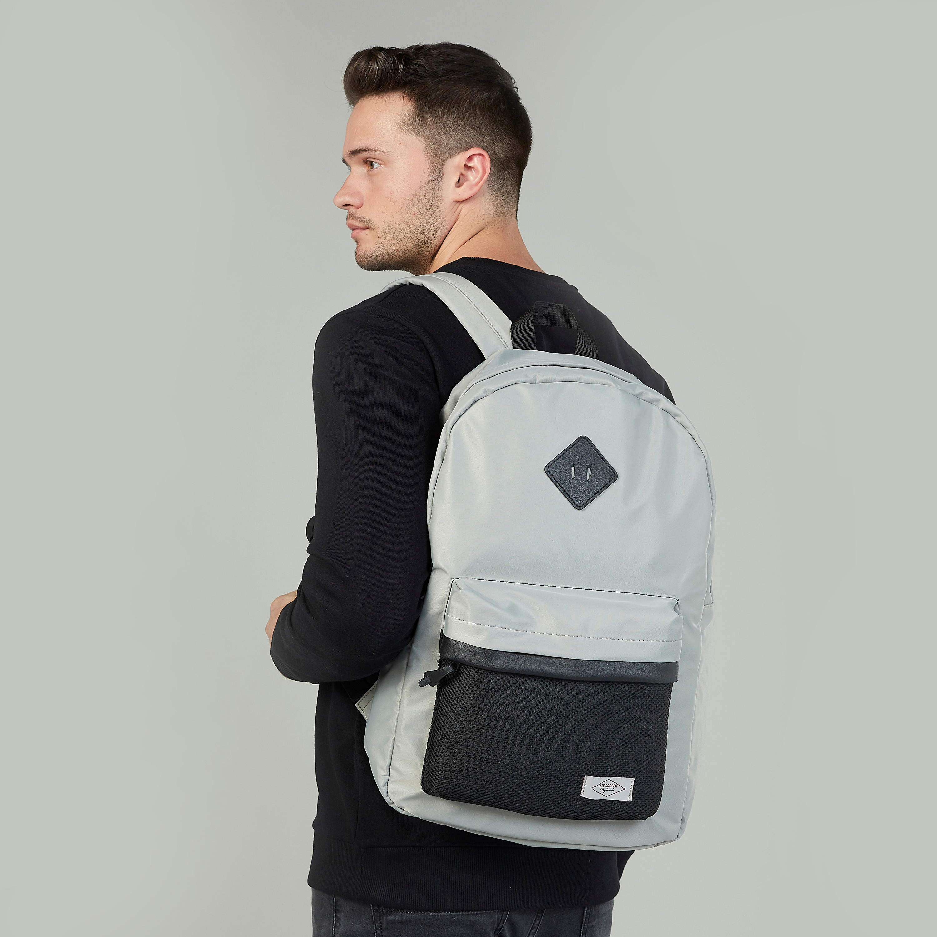 شنطة ظهر بأحزمة كتف قابلة للتعديل من لي كوبر-men-bags-image-4