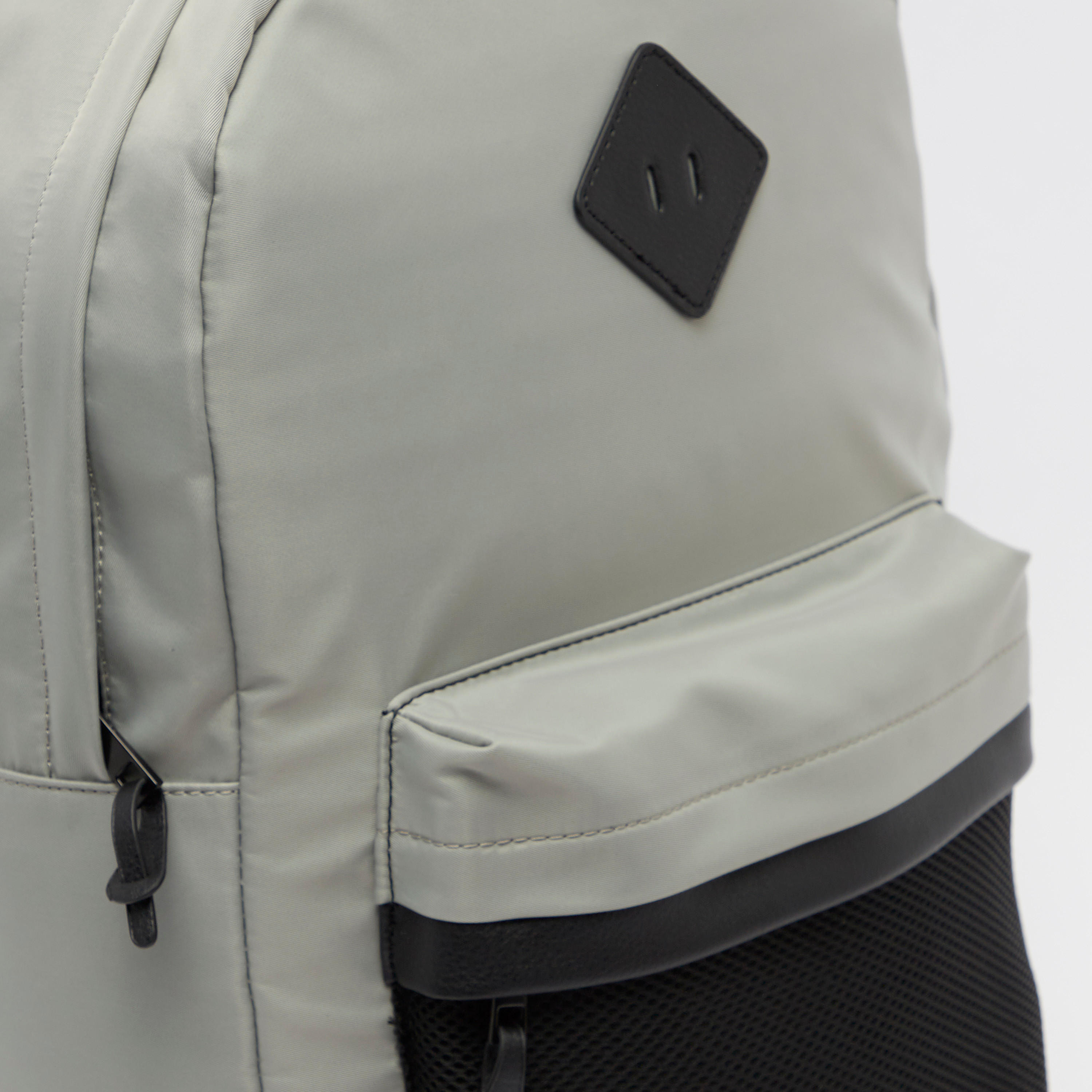 شنطة ظهر بأحزمة كتف قابلة للتعديل من لي كوبر-men-bags-image-3