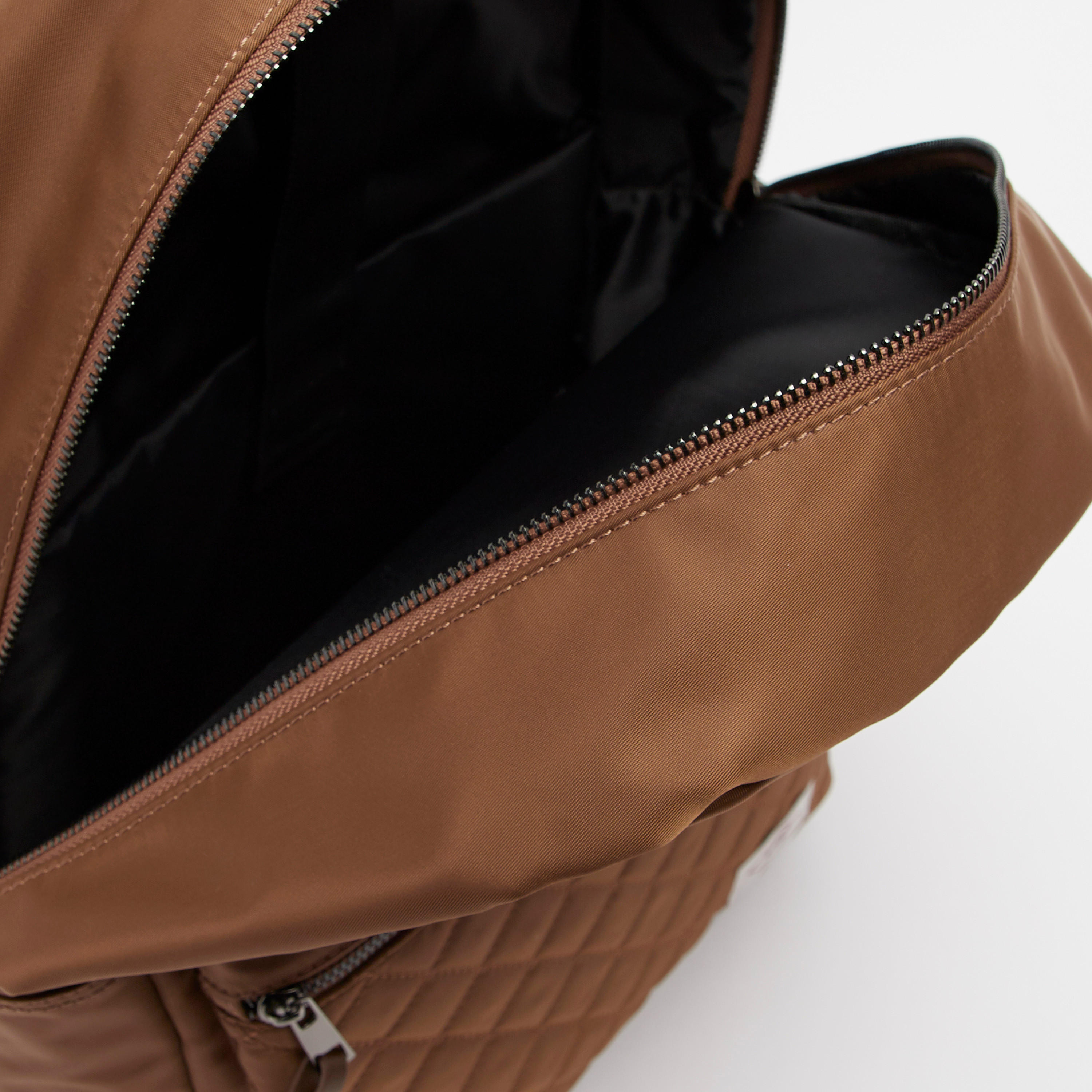 شنطة ظهر مبطّنة بحمّالات كتف قابلة للتعديل من لي كوبر-men-bags-image-1