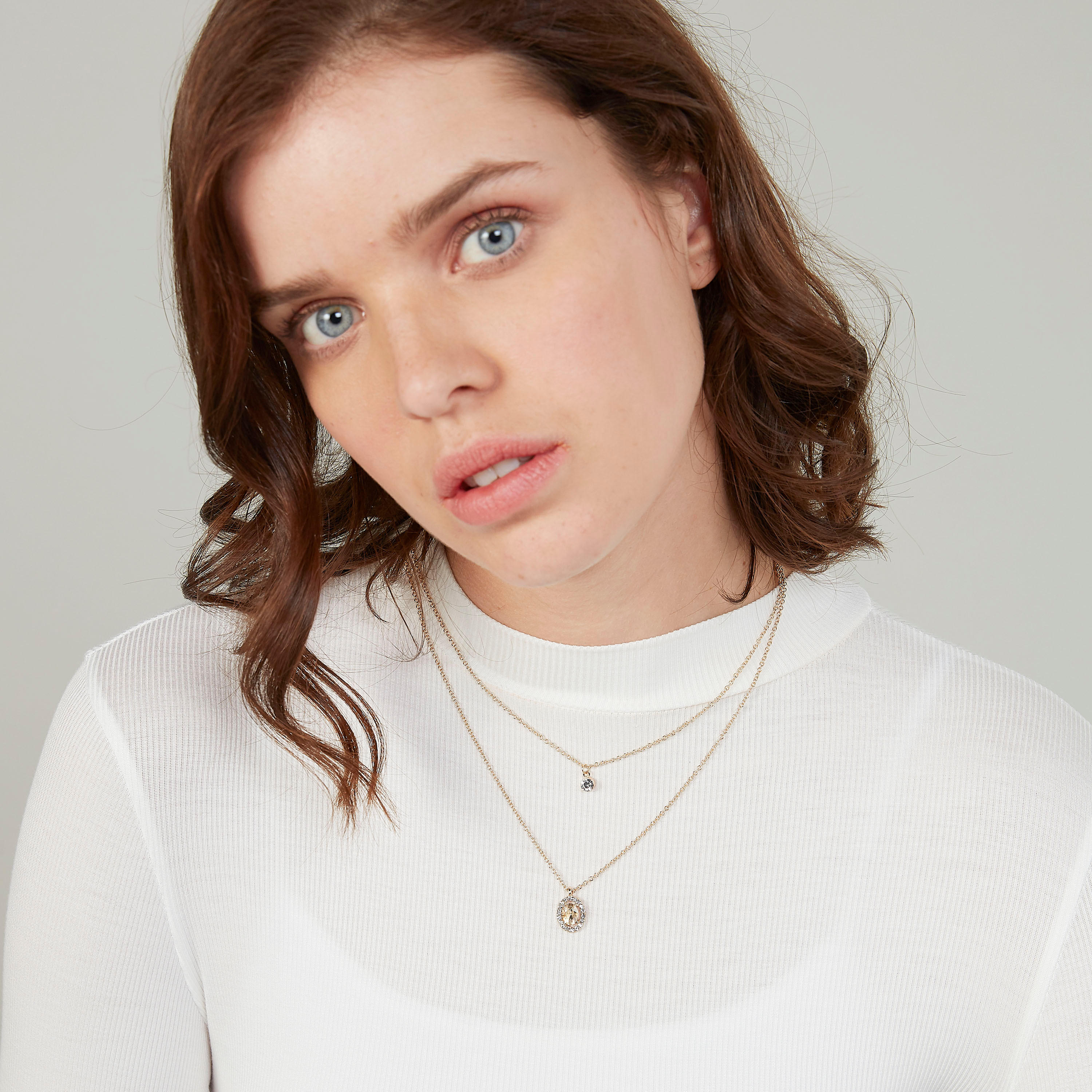عقد مزيّن متعدّد الطبقات بمشبك إغلاق-women-watchesandjewellery-jewellery-necklacesandpendants-image-3