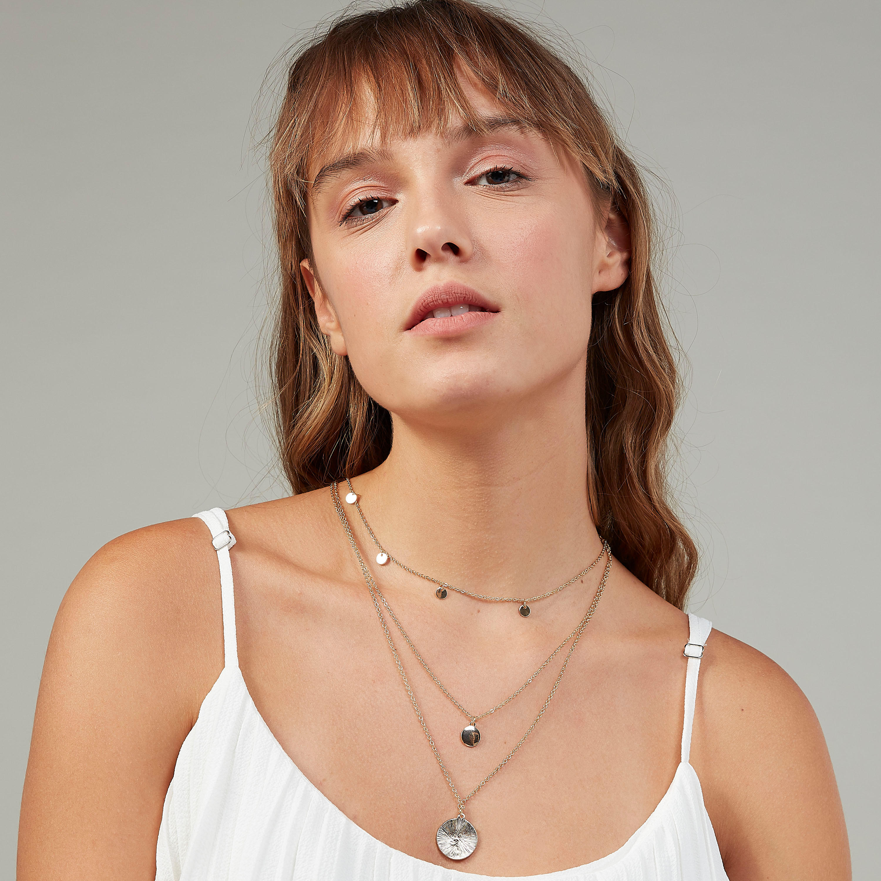 عقد مزيّن متعدّد الطبقات بمشبك إغلاق-women-watchesandjewellery-jewellery-necklacesandpendants-image-2