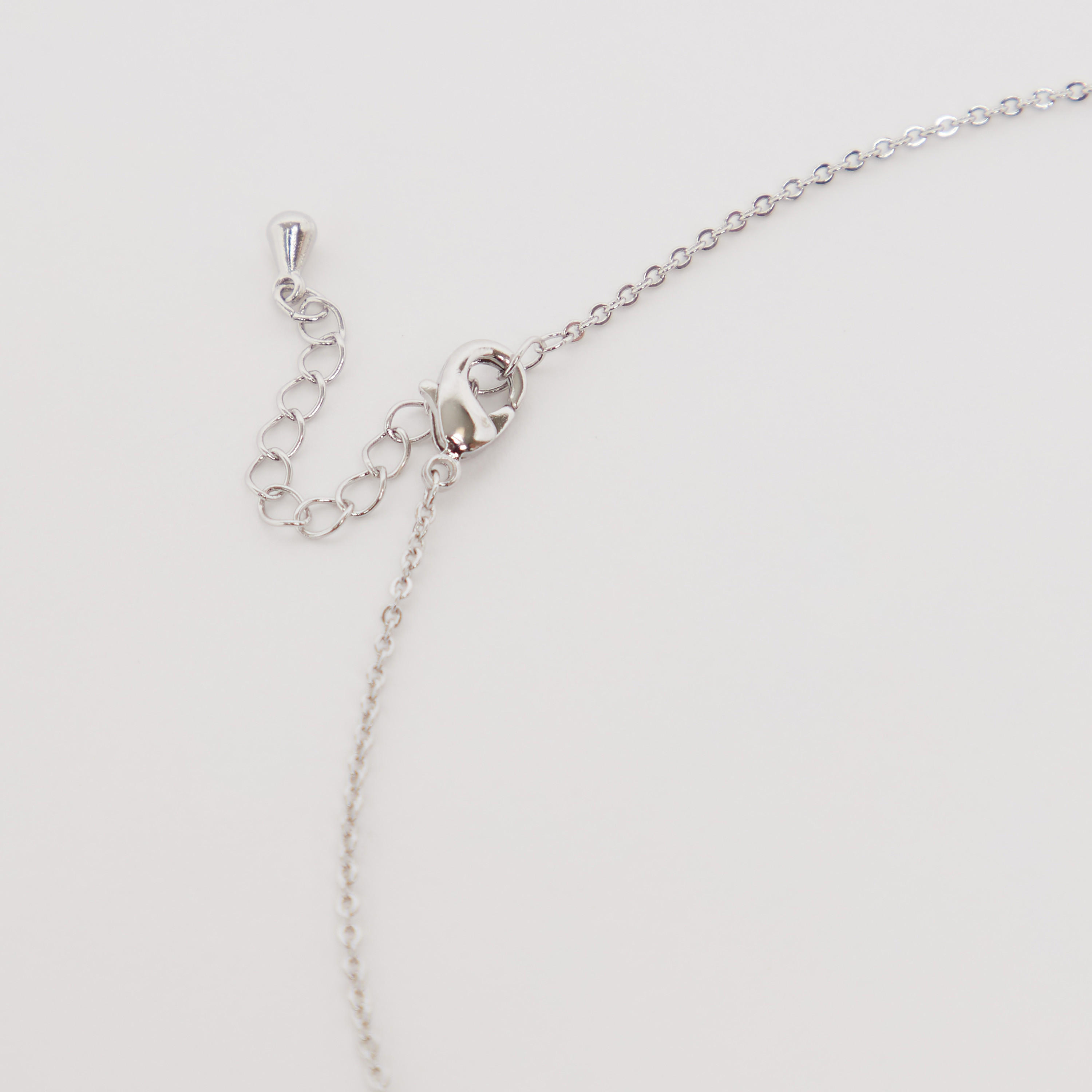 عقد بدلّاية ومشبك إغلاق وتفاصيل مرصعة-women-watchesandjewellery-jewellery-necklacesandpendants-image-3
