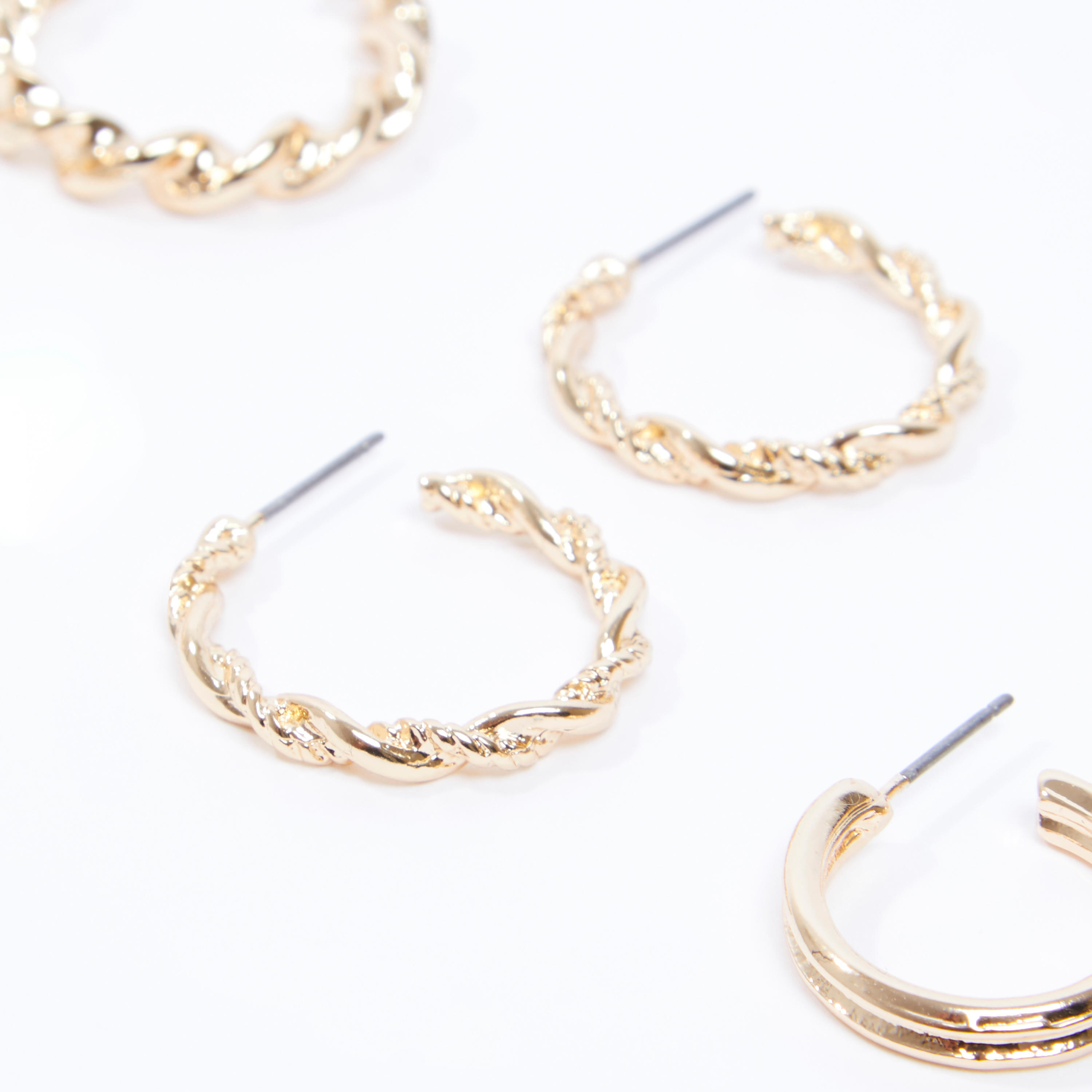 حلقان سادة بمكبس إغلاق - طقم من 3 أزواج-women-watchesandjewellery-jewellery-earrings-image-3