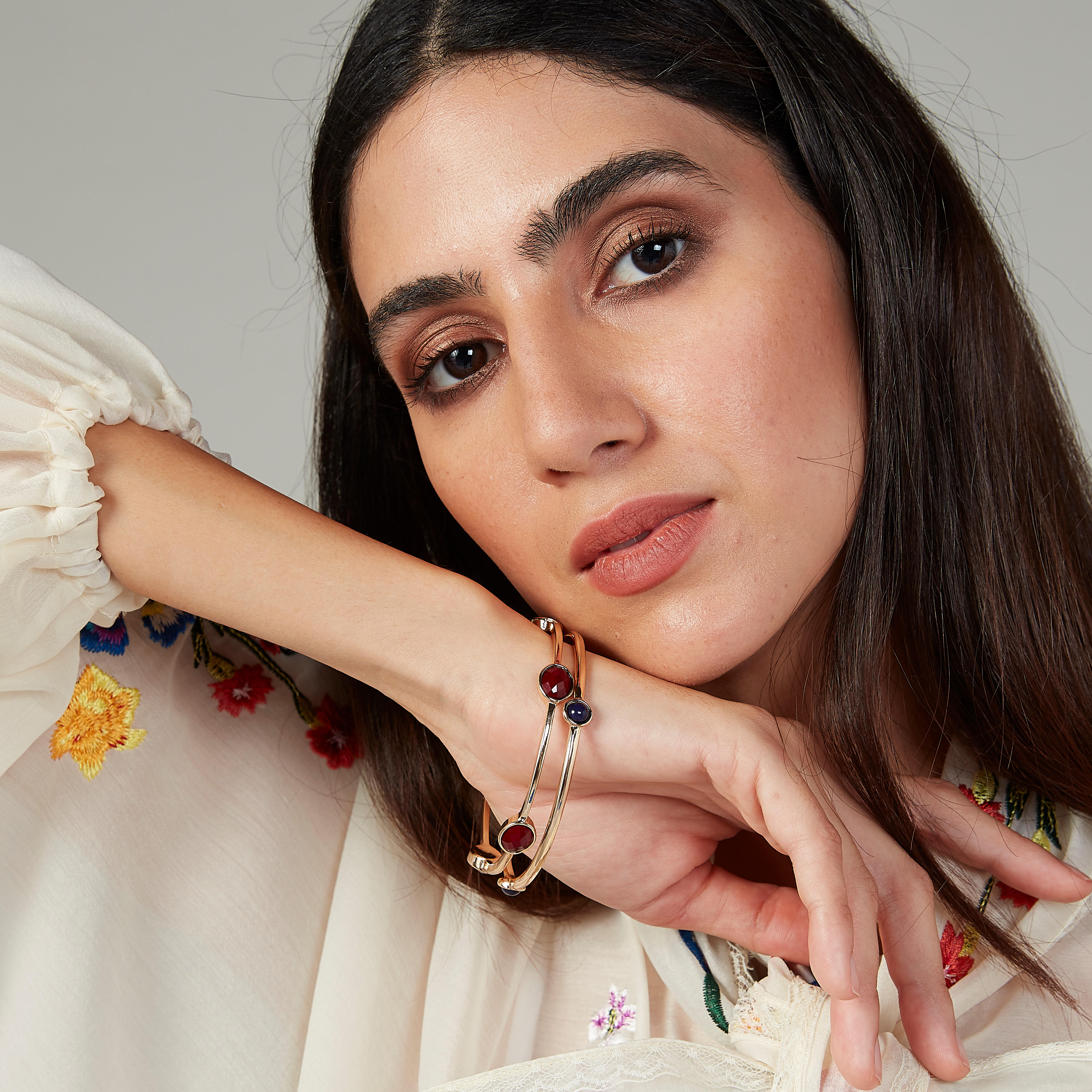 أساور مزينة - طقم من قطعتين-women-watchesandjewellery-jewellery-banglesandbracelets-image-2