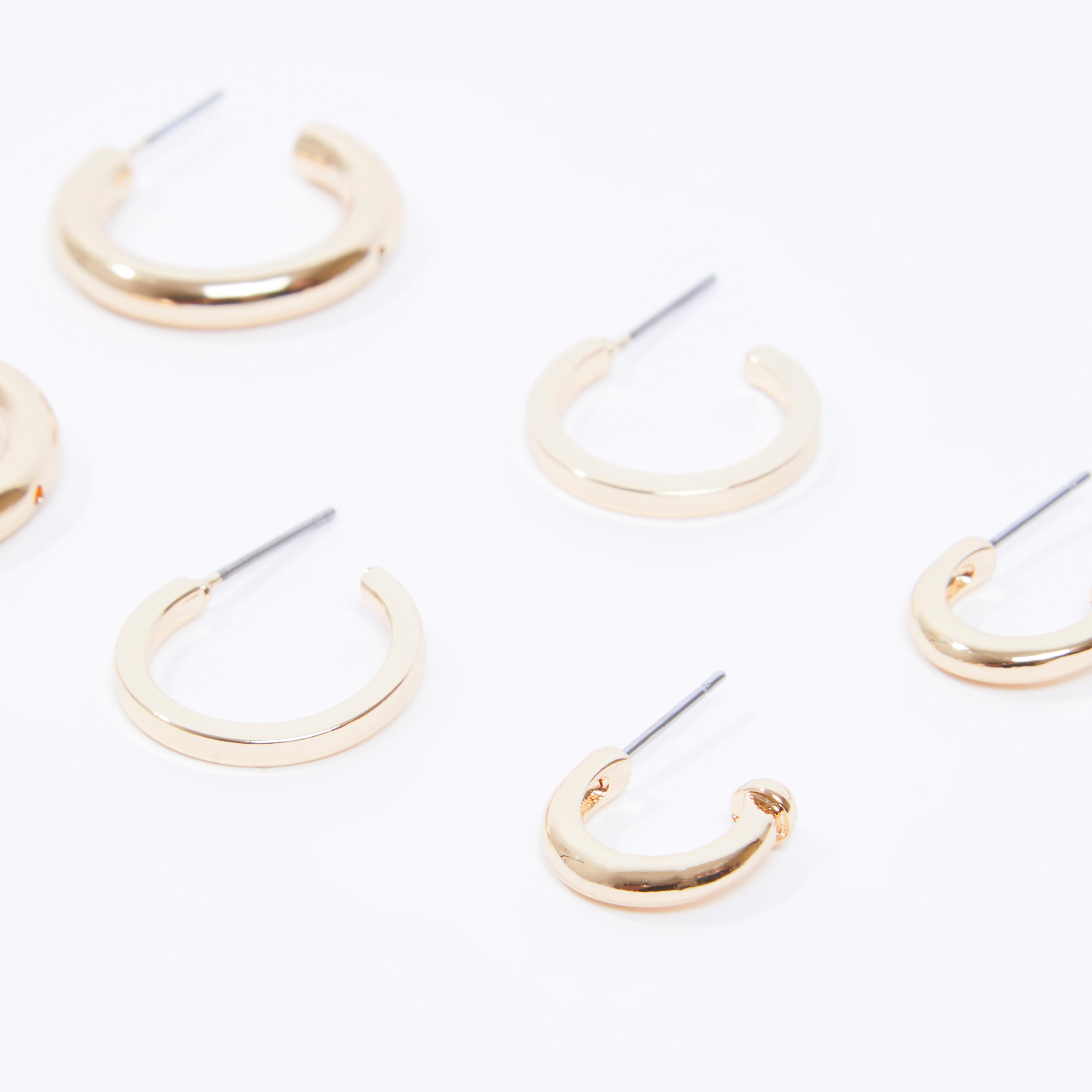 حلقان سادة بمكبس إغلاق - طقم من 3 أزواج-women-watchesandjewellery-jewellery-earrings-image-3