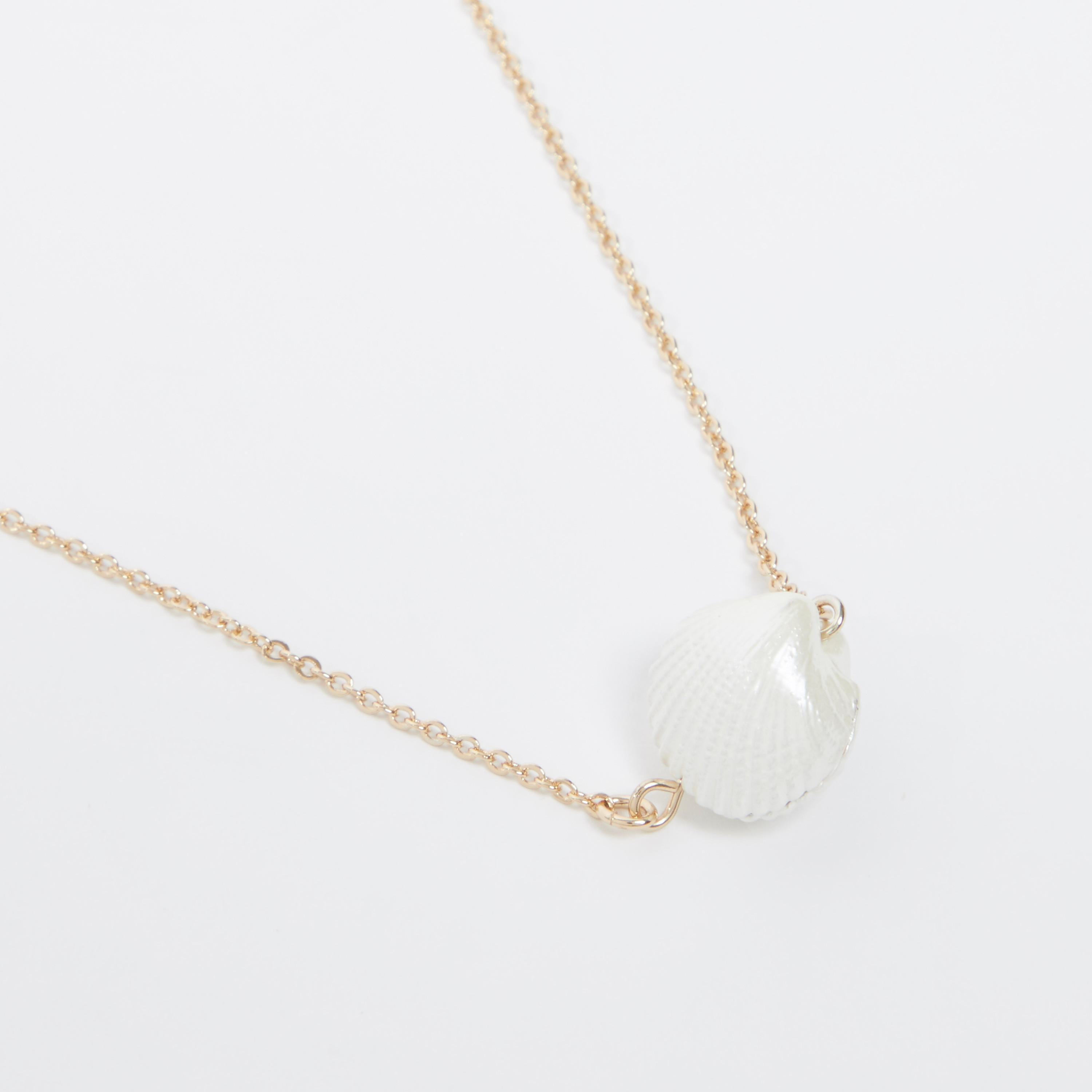 Seashell Pendant Necklace with Lobster Clasp-women-watchesandjewellery-jewellery-necklacesandpendants-image-3
