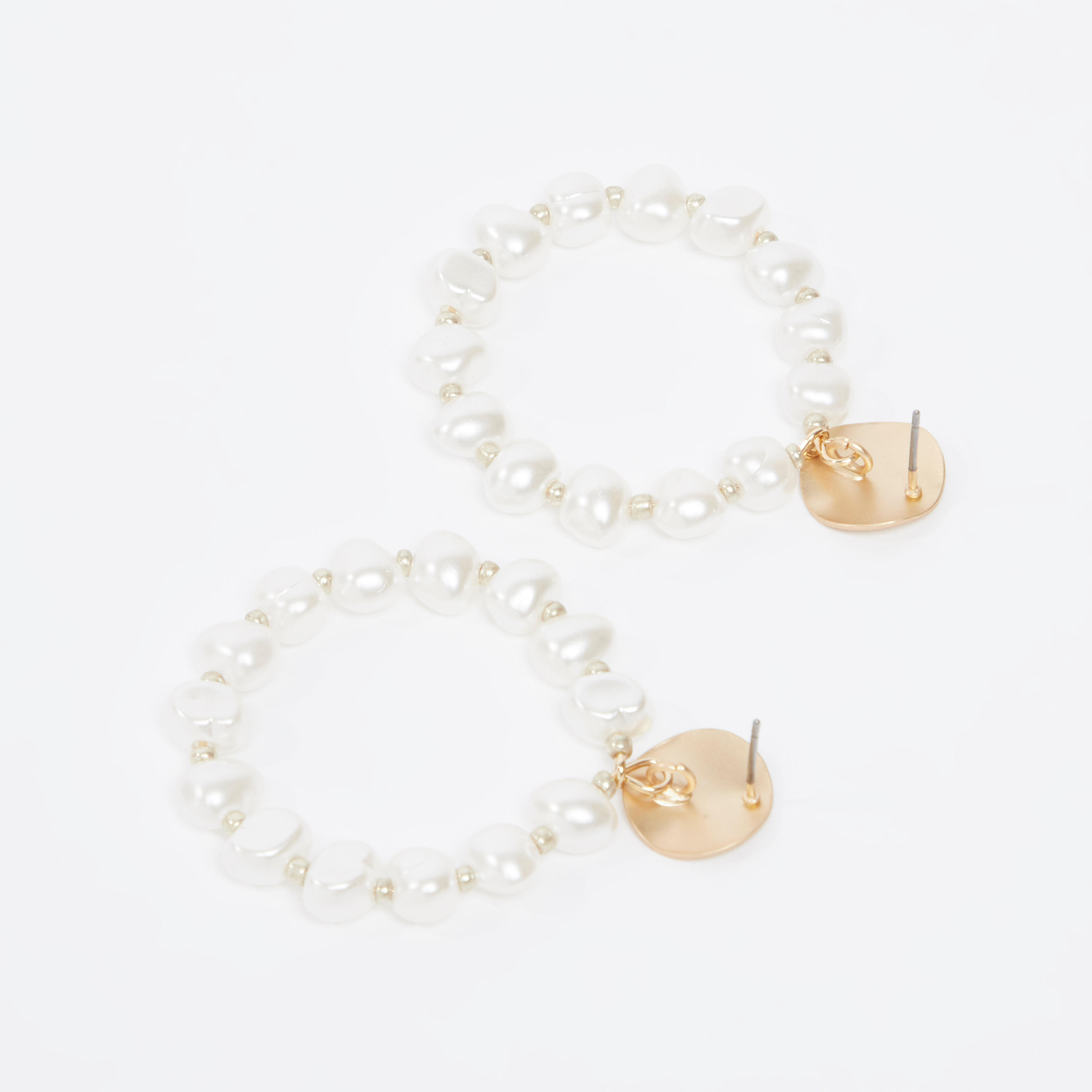 حلق متدلّي بتفاصيل لؤلؤ ومكبس إغلاق-women-watchesandjewellery-jewellery-earrings-image-3