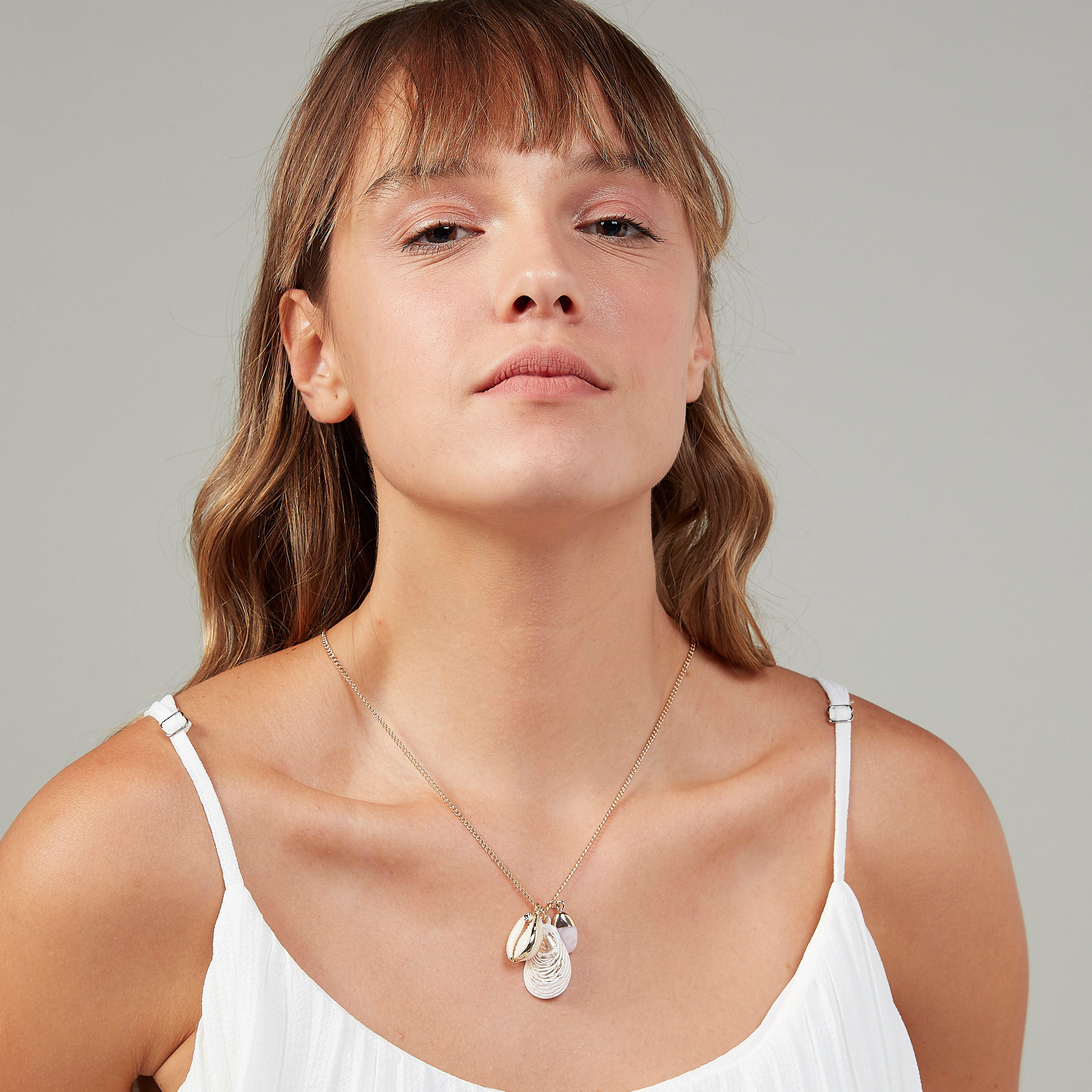 قلادة بدلاية سادة يتم تثبيتها بمشبك للإغلاق-women-watchesandjewellery-jewellery-necklacesandpendants-image-2