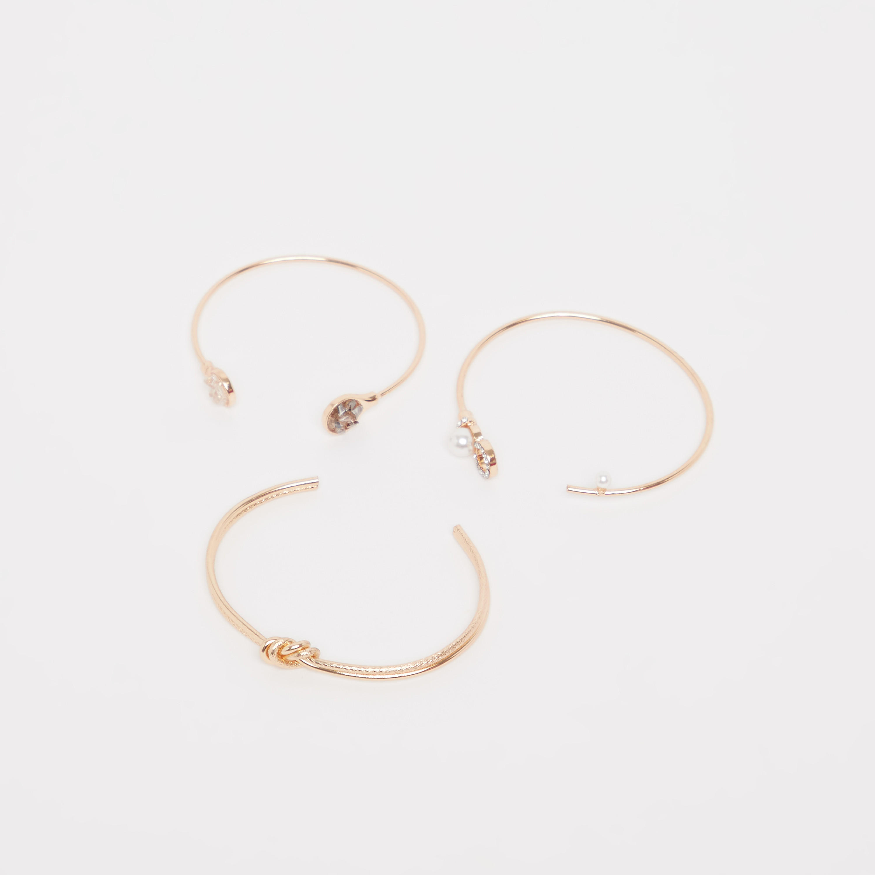أساور مزينة - طقم من 3 قطع-women-watchesandjewellery-jewellery-banglesandbracelets-image-1