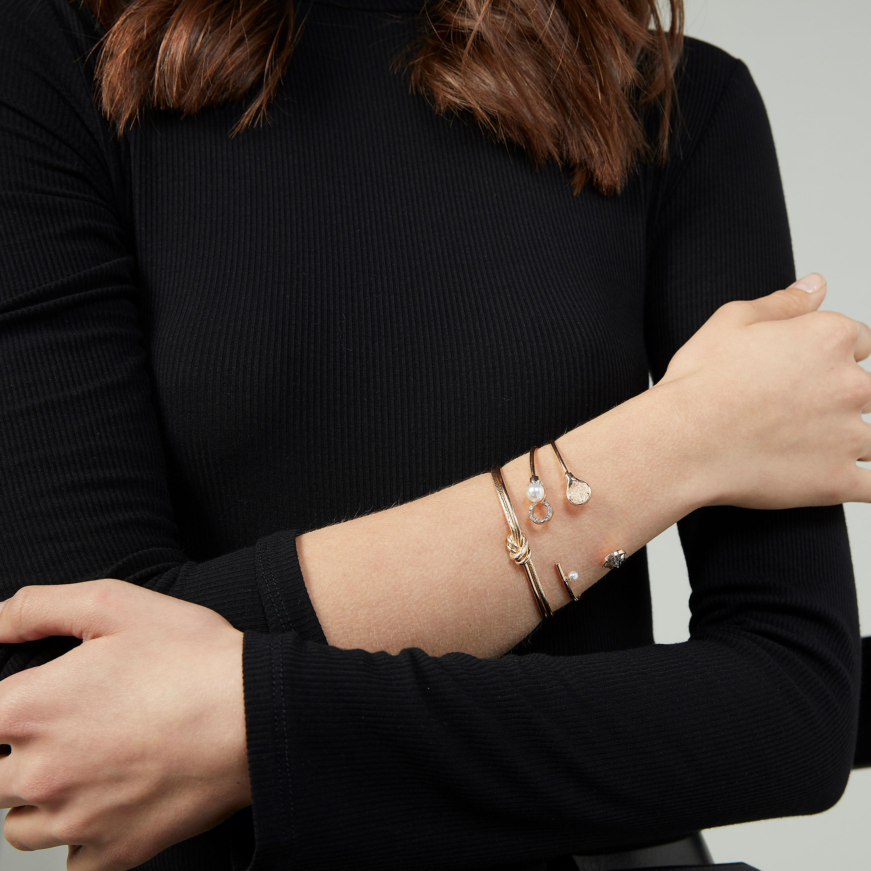 أساور مزينة - طقم من 3 قطع-women-watchesandjewellery-jewellery-banglesandbracelets-image-2