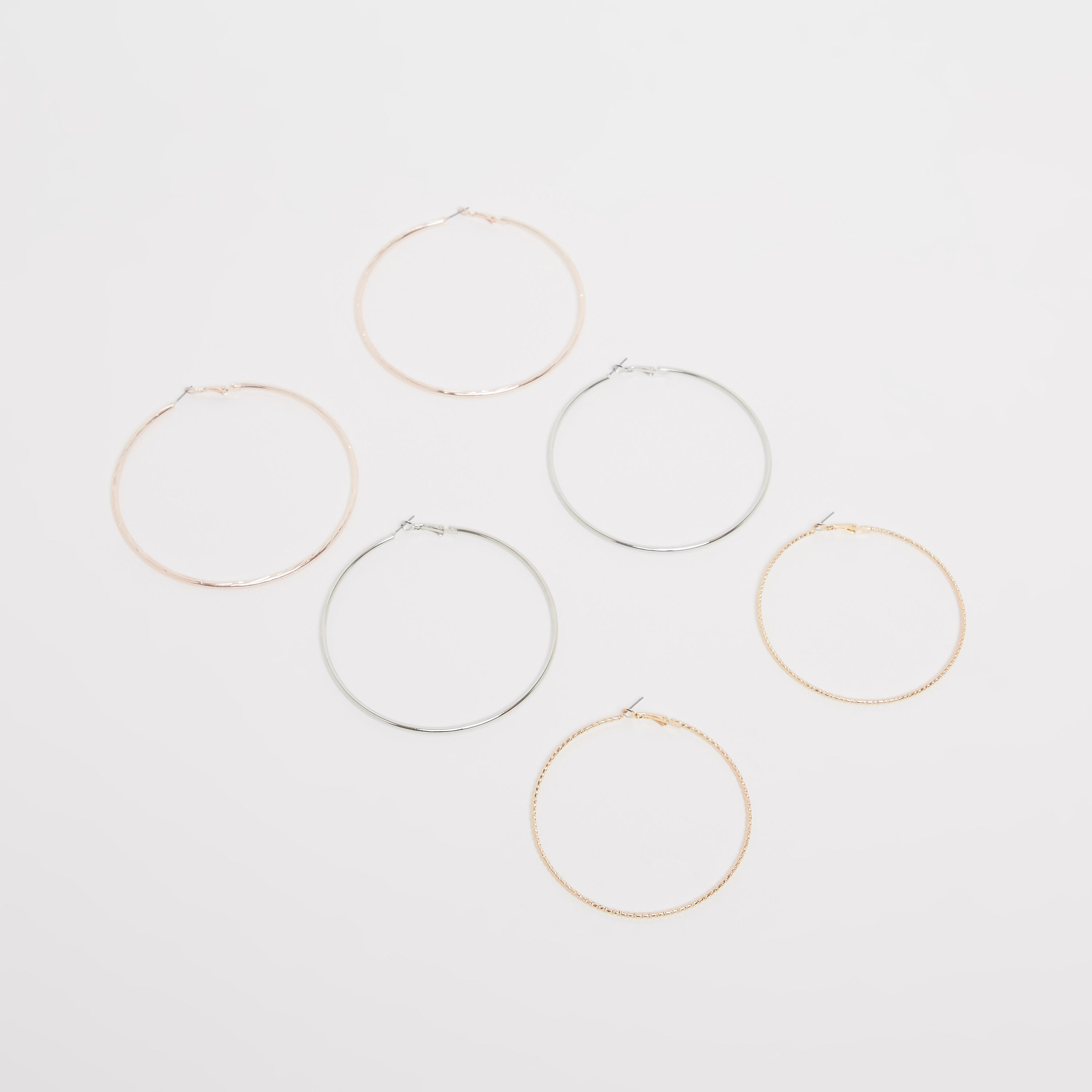 حلقان سادة بدلّاية وخطّاف إغلاق - طقم من 3 أزواج-women-watchesandjewellery-jewellery-earrings-image-1