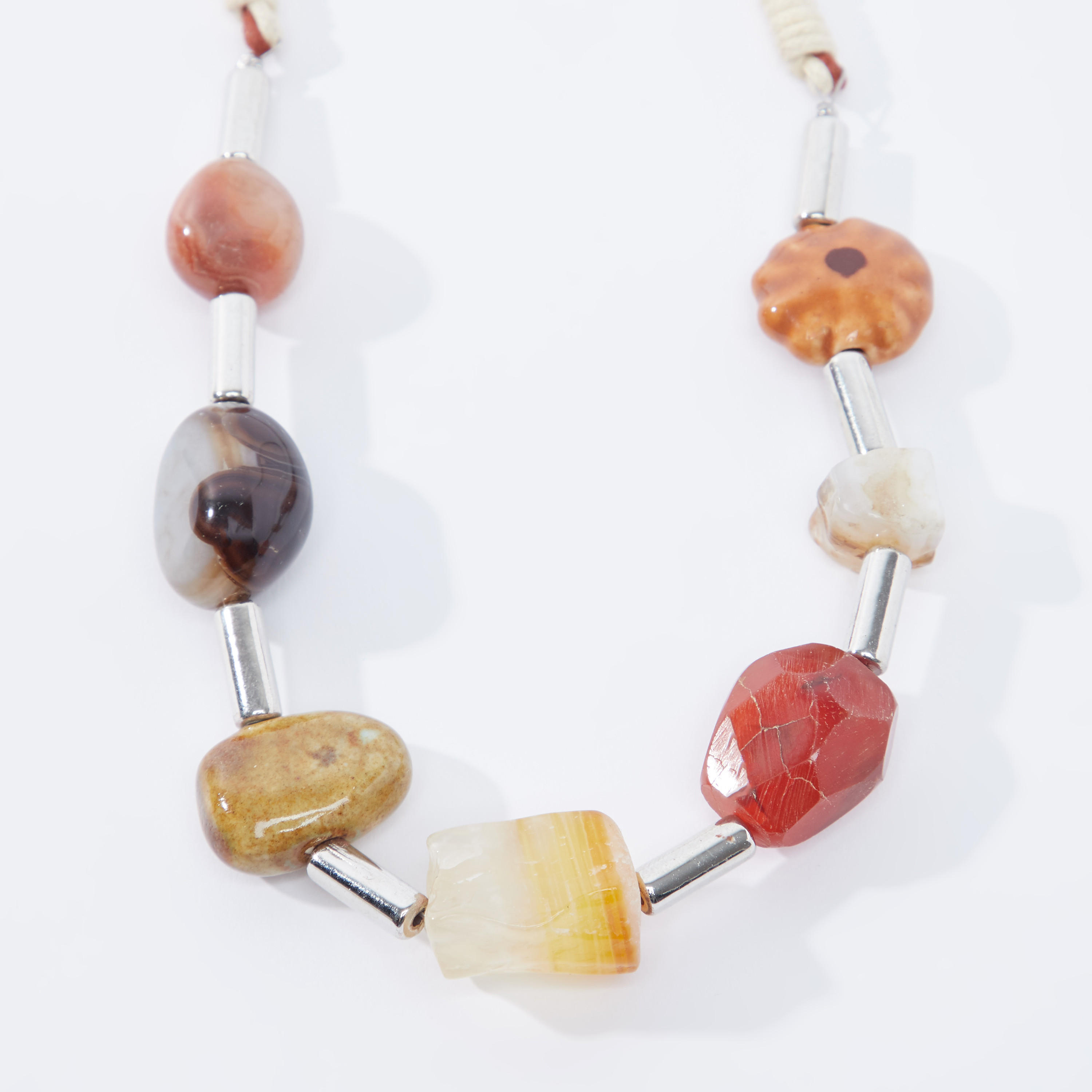 قلادة بزينة ومشبك إغلاق-women-watchesandjewellery-jewellery-necklacesandpendants-image-2