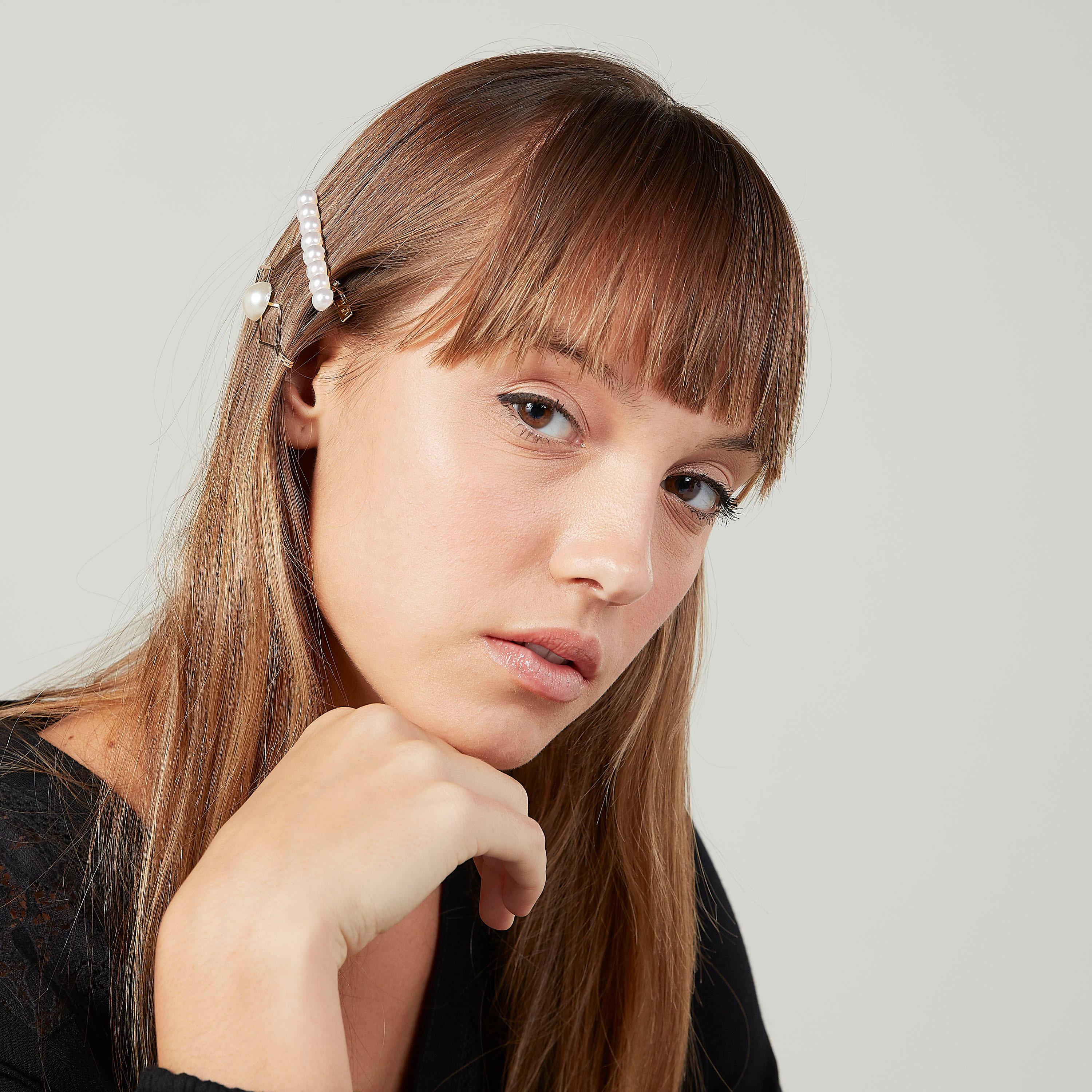 دبابيس شعر مزيّنة - طقم من 4 قطع-women-hairaccessories-image-2