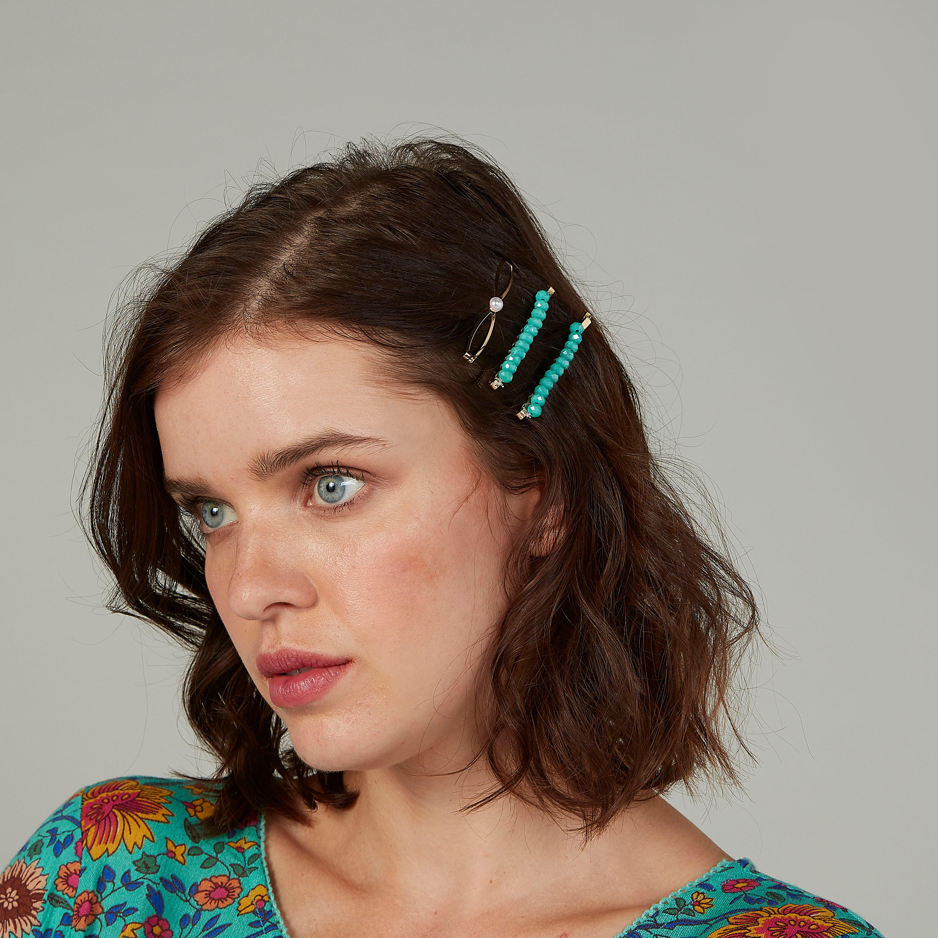 دبابيس شعر مزيّنة - طقم من 3 قطع-women-hairaccessories-image-2