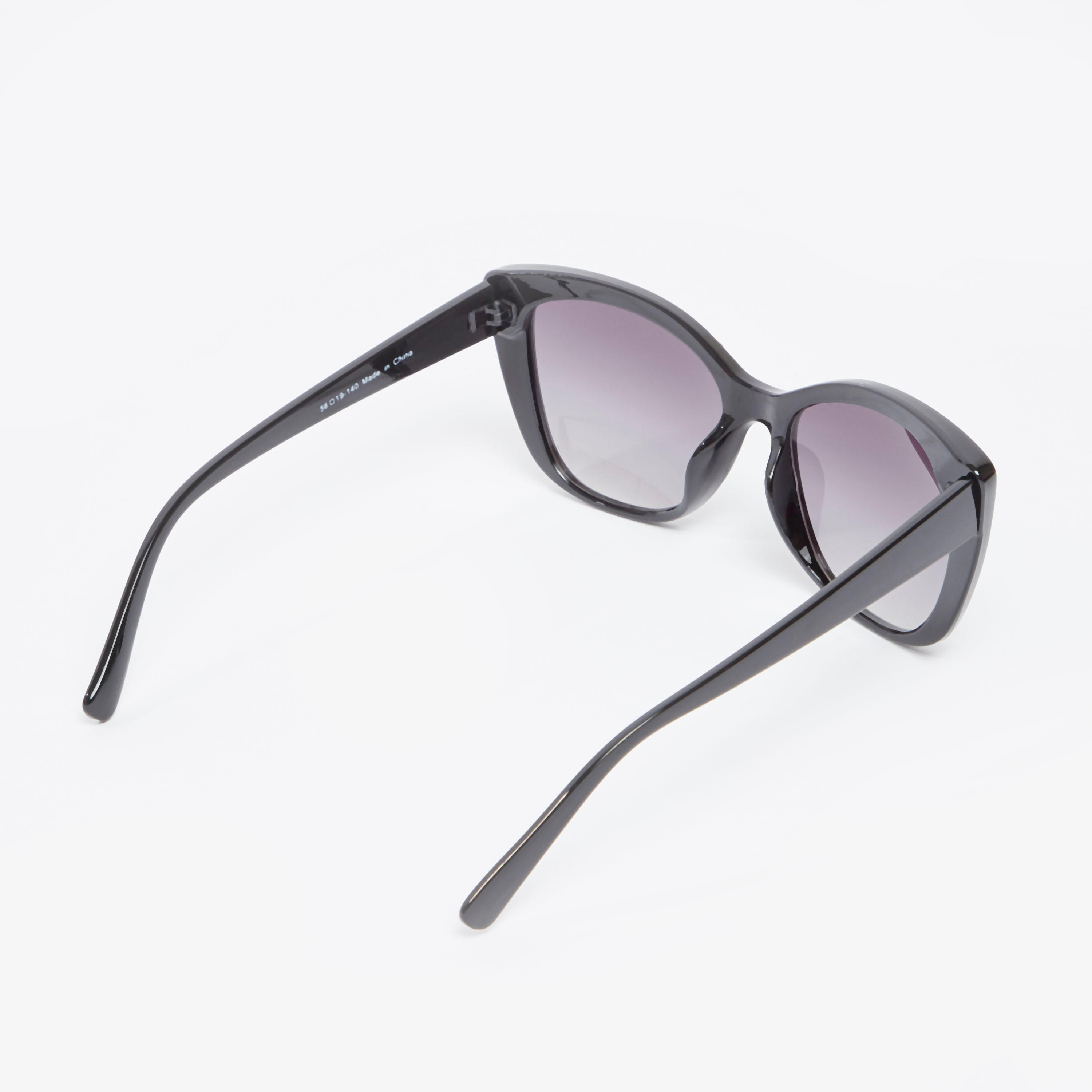نظارة شمسية واي فيرار بإطار كامل ووسادات أنف بتفاصيل مرصعة-women-sunglasses-image-5