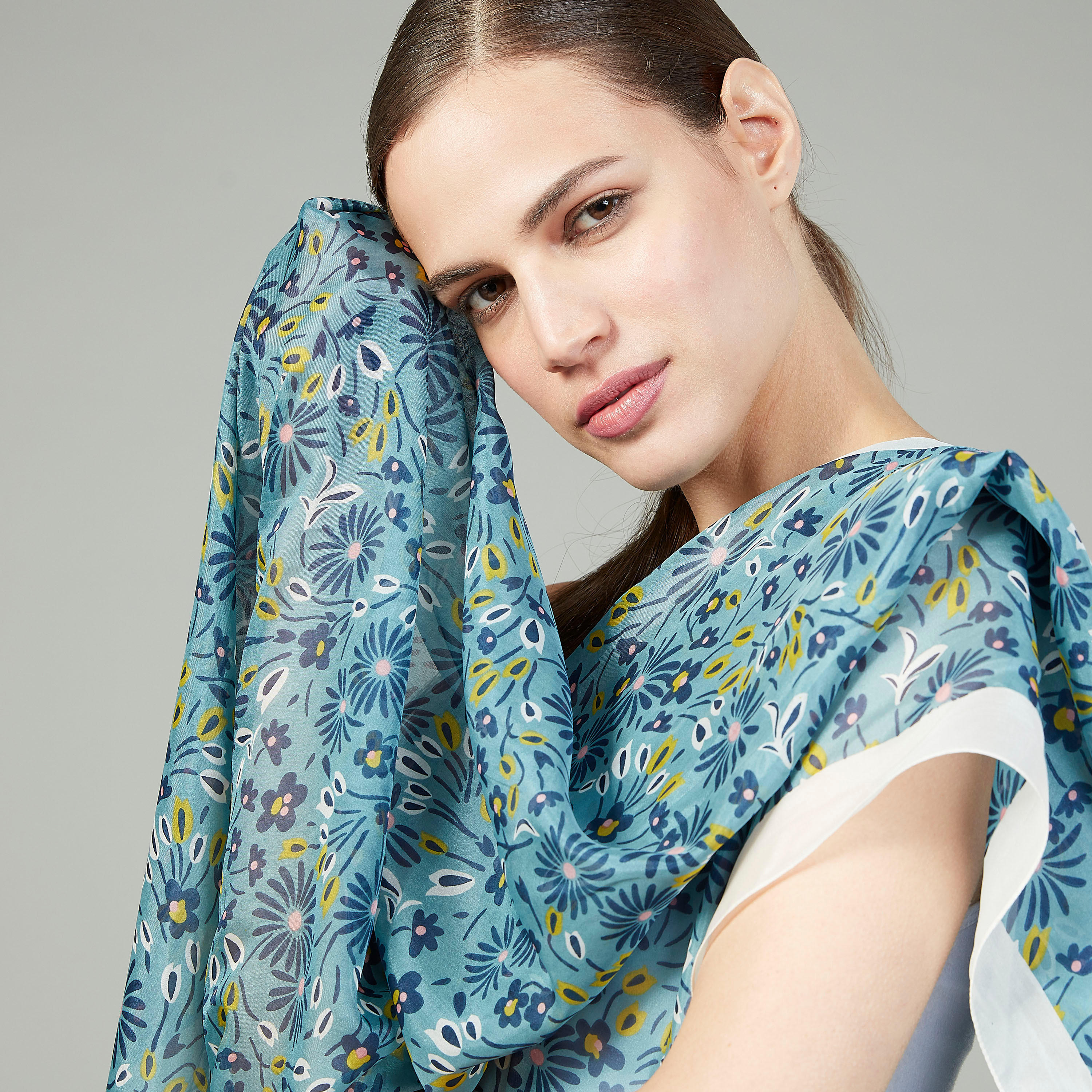 وشاح بطبعات-women-clothingaccessories-scarves-image-2