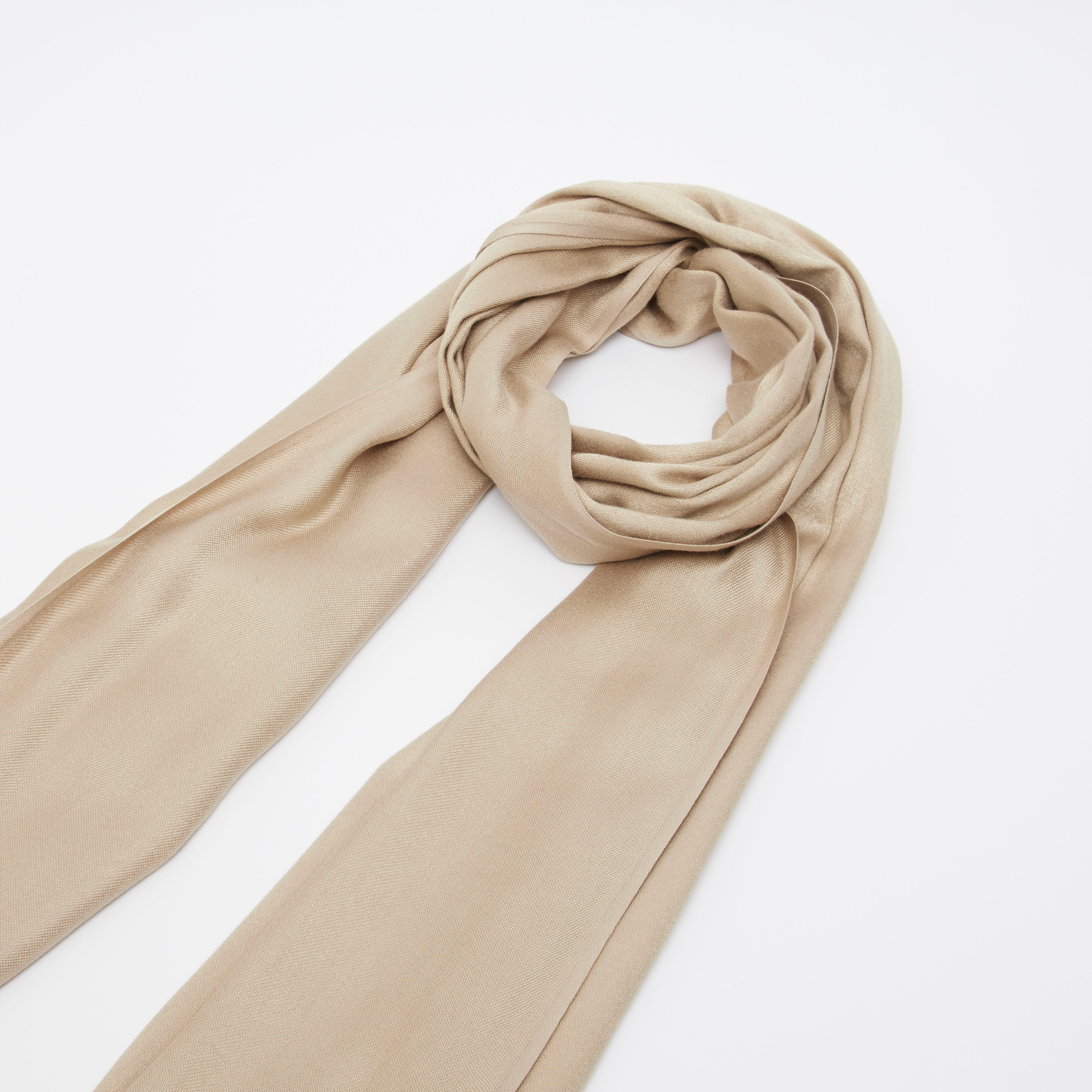 وشاح بلونٍ موحد بارز الملمس-women-clothingaccessories-scarves-image-2