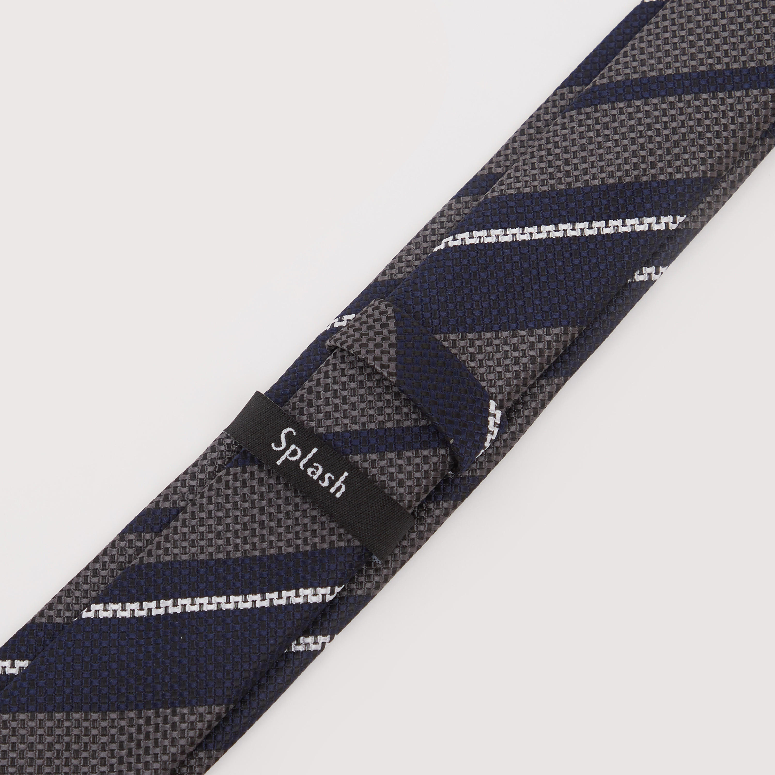 ربطة عنق مخطط عادية بحلقة تثبيت-men-tiesandcufflinks-pocketsquares-image-2