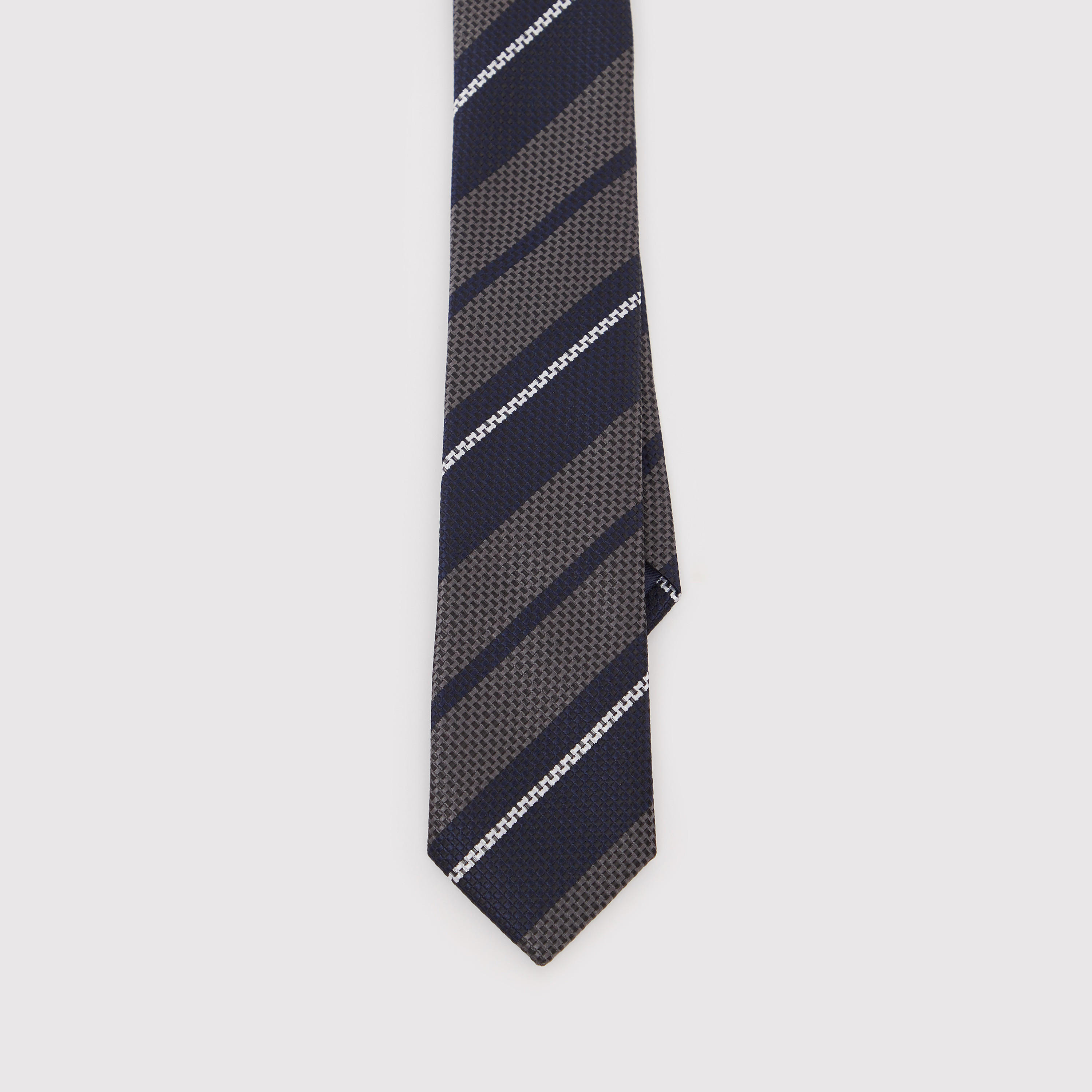 ربطة عنق مخطط عادية بحلقة تثبيت-men-tiesandcufflinks-pocketsquares-image-1