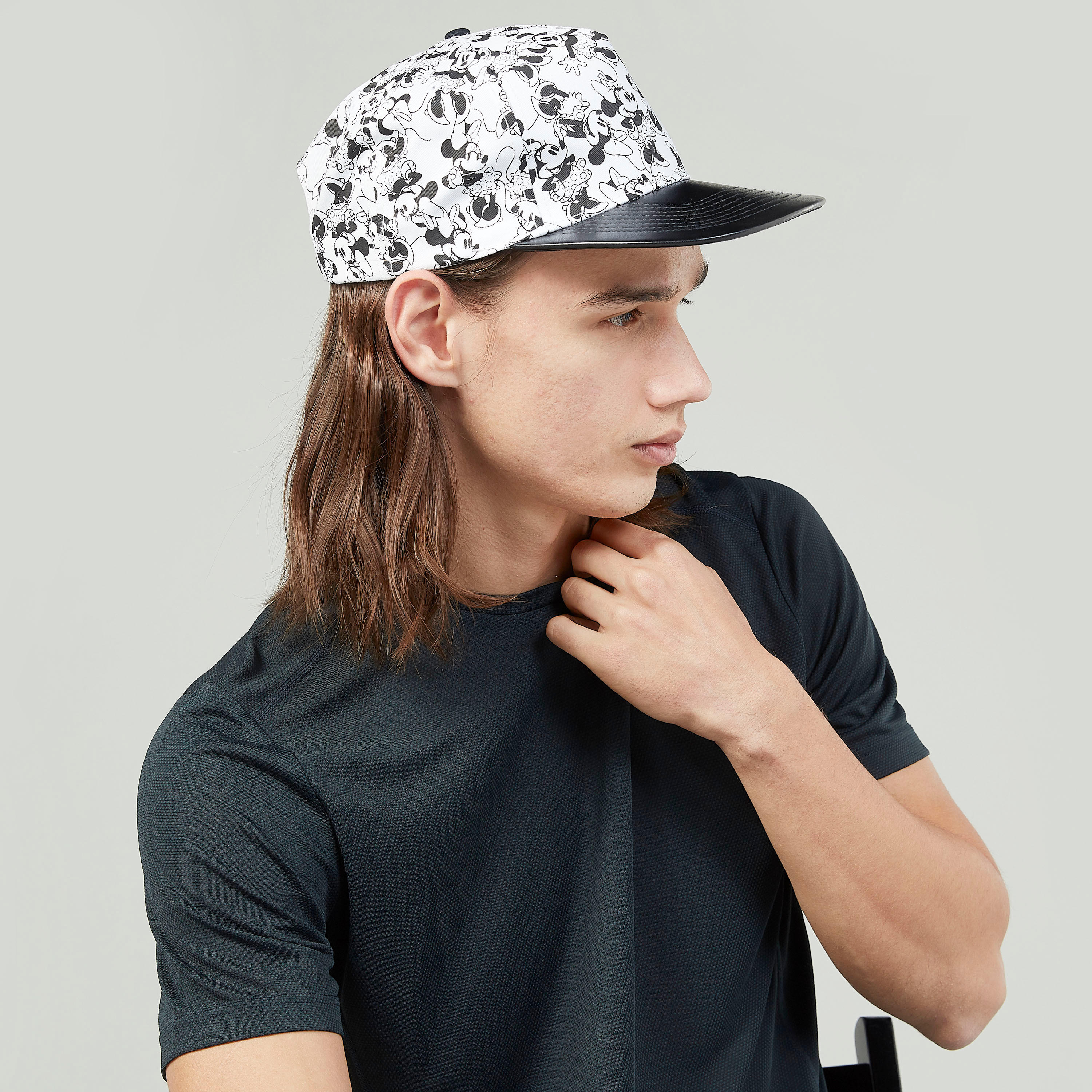 قبعة بطبعات ميني ماوس وزر مغناطيسي-men-caps-image-3