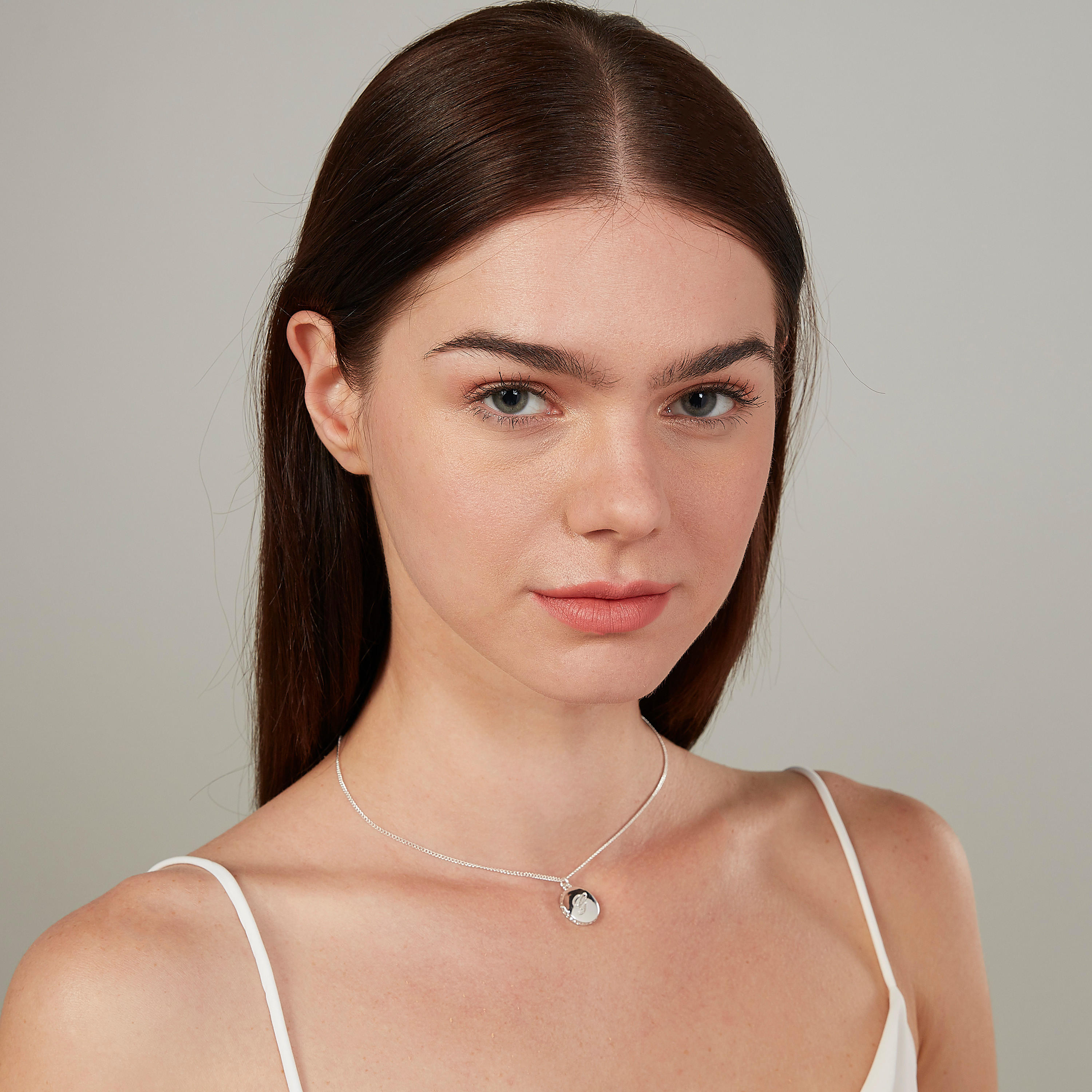 عقد مزيّن بدلاية ومشبك إغلاق-women-watchesandjewellery-jewellery-necklacesandpendants-image-2