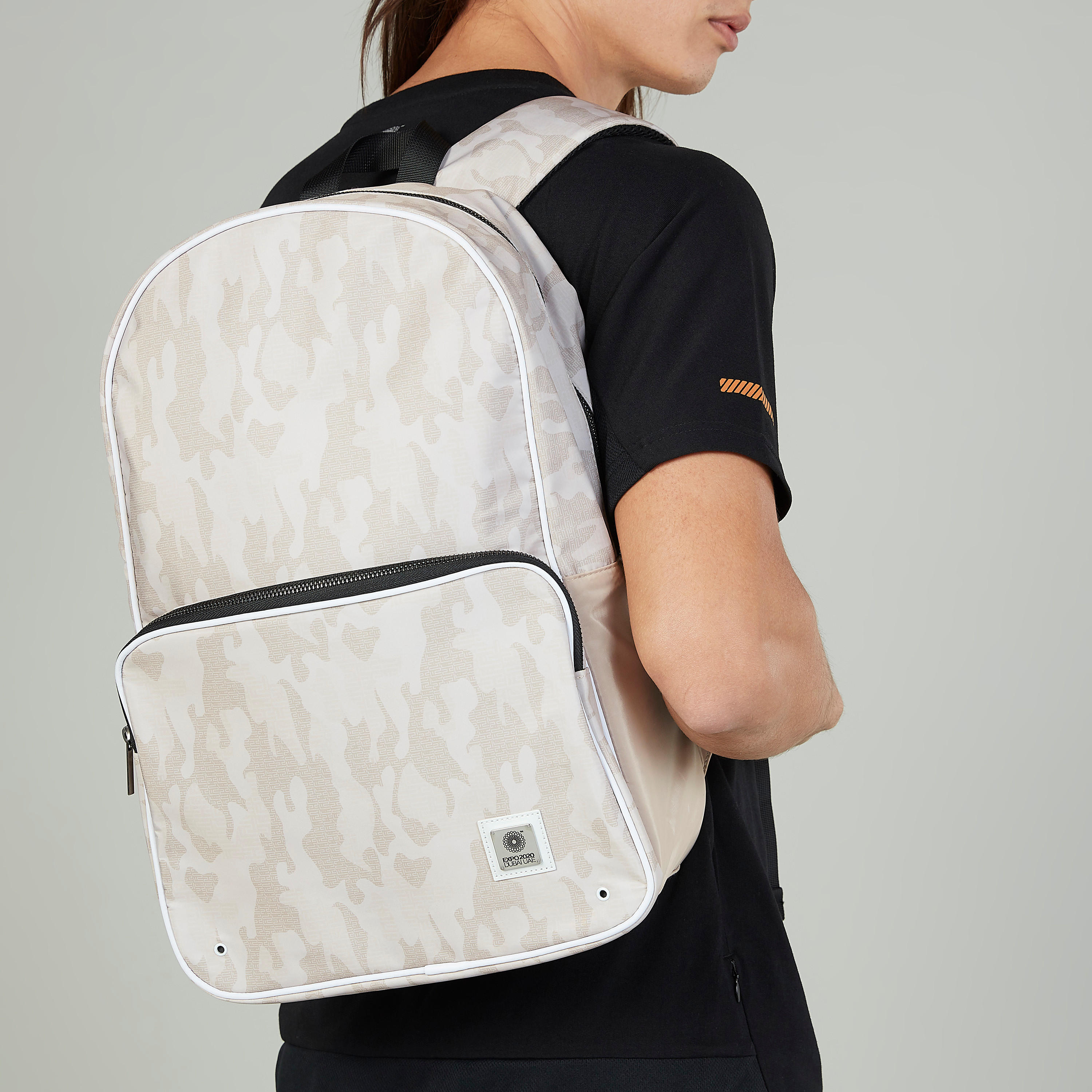 شنطة ظهر بسحّاب إغلاق وحمّالات قابلة للتعديل وطبعات-men-bags-image-3