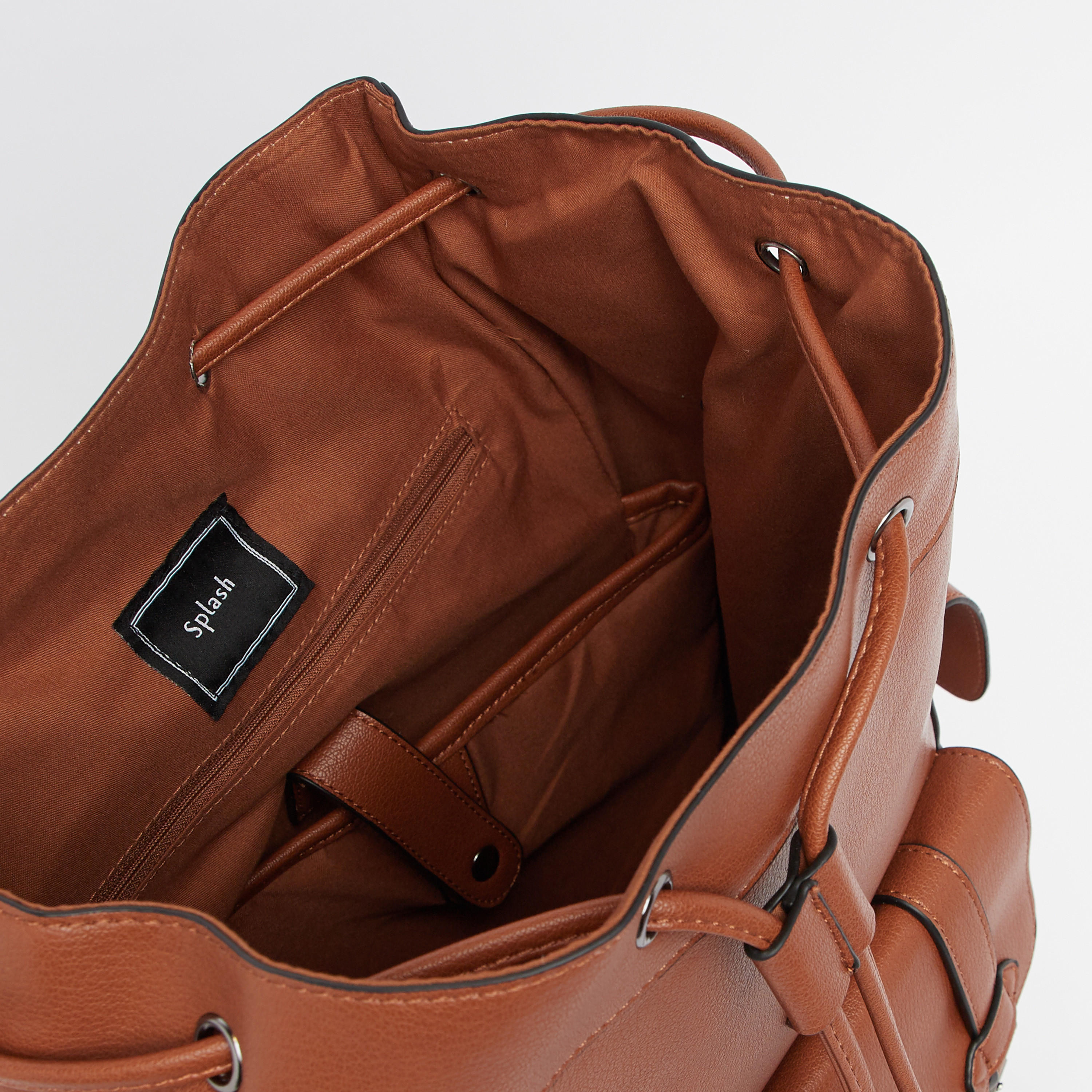 شنطة ظهر بطيّة وحمّالات قابلة للتعديل-men-bags-image-6