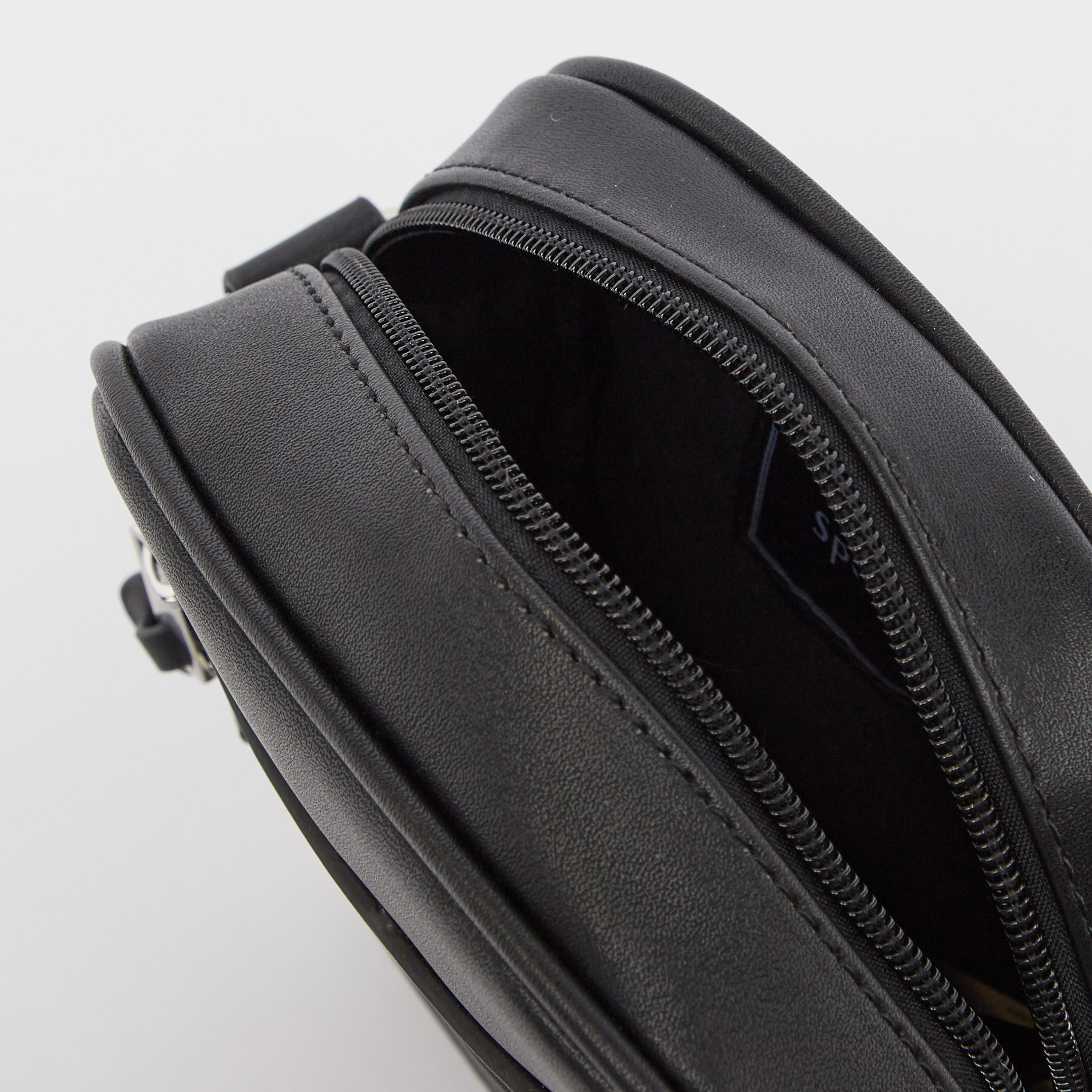 شنطة كروس بودي بارزة الملمس بحزام قابل للتعديل-men-bags-image-4