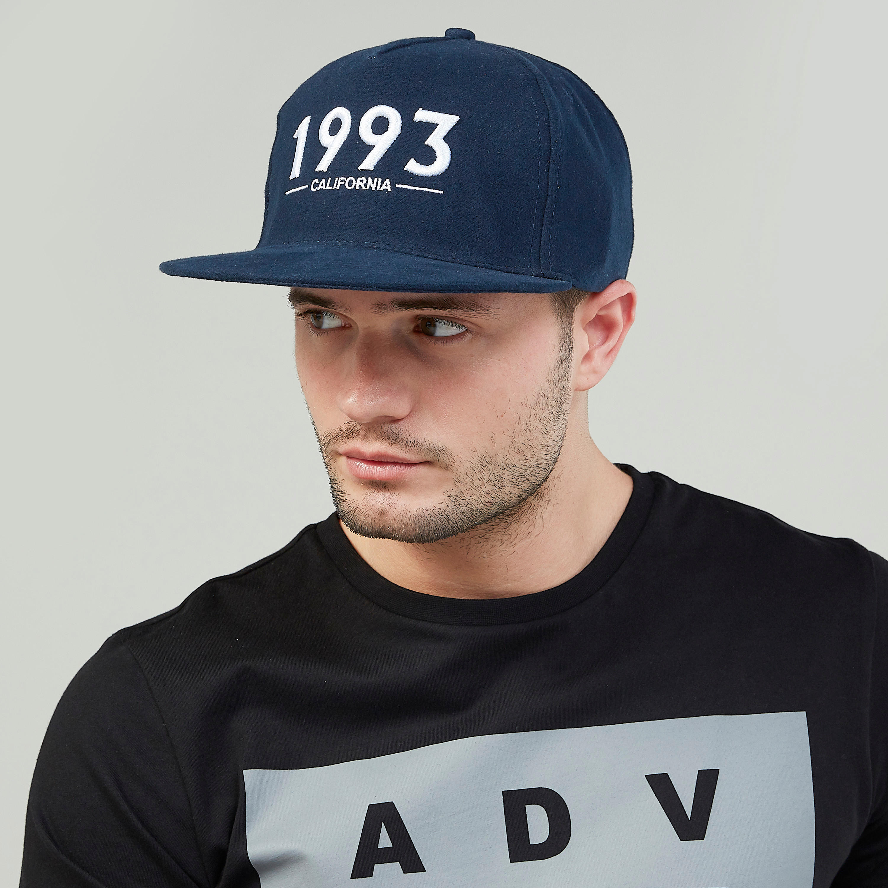 قبعة بارزة الملمس بزر للإغلاق-men-caps-image-2