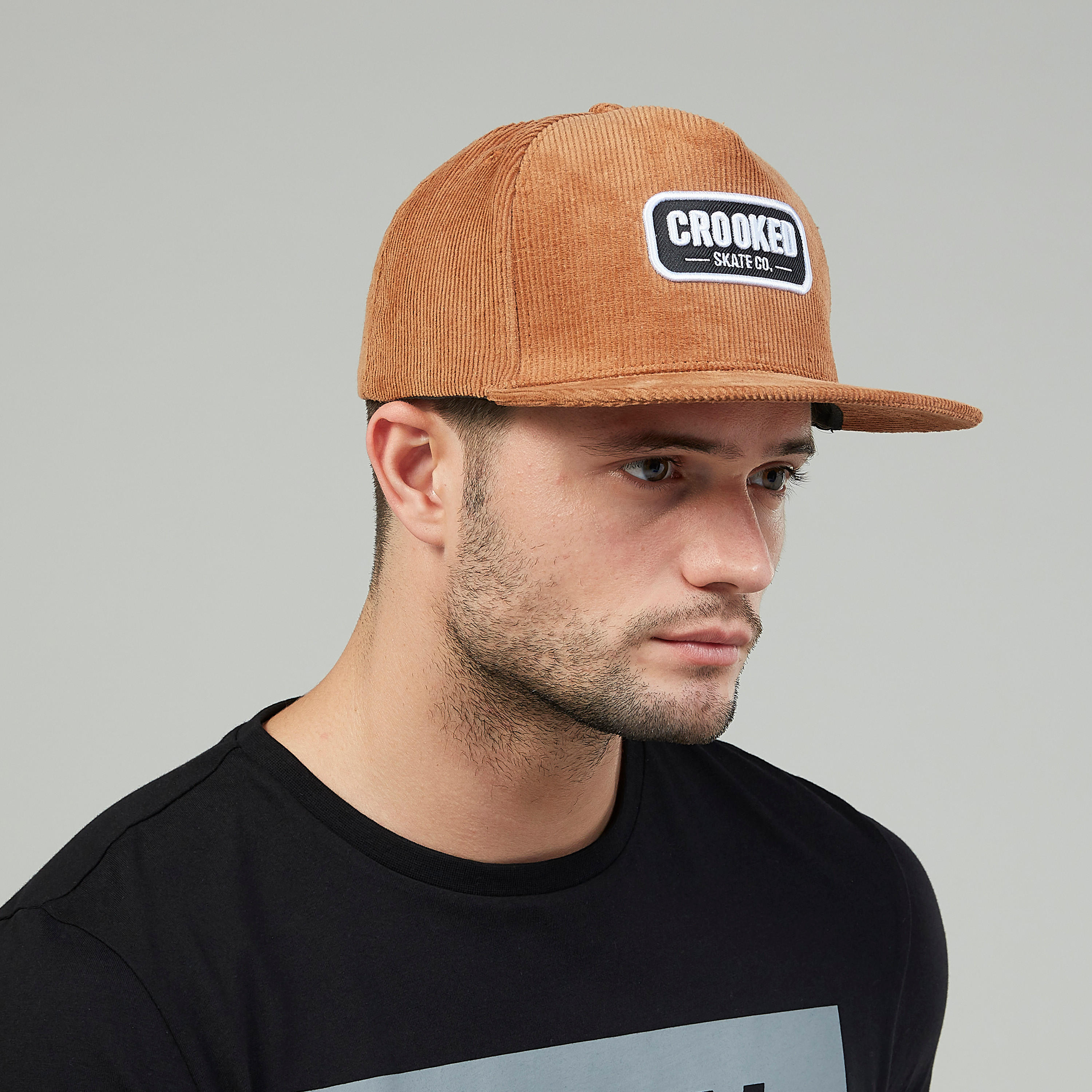قبعة بارزة الملمس بزر للإغلاق-men-caps-image-2