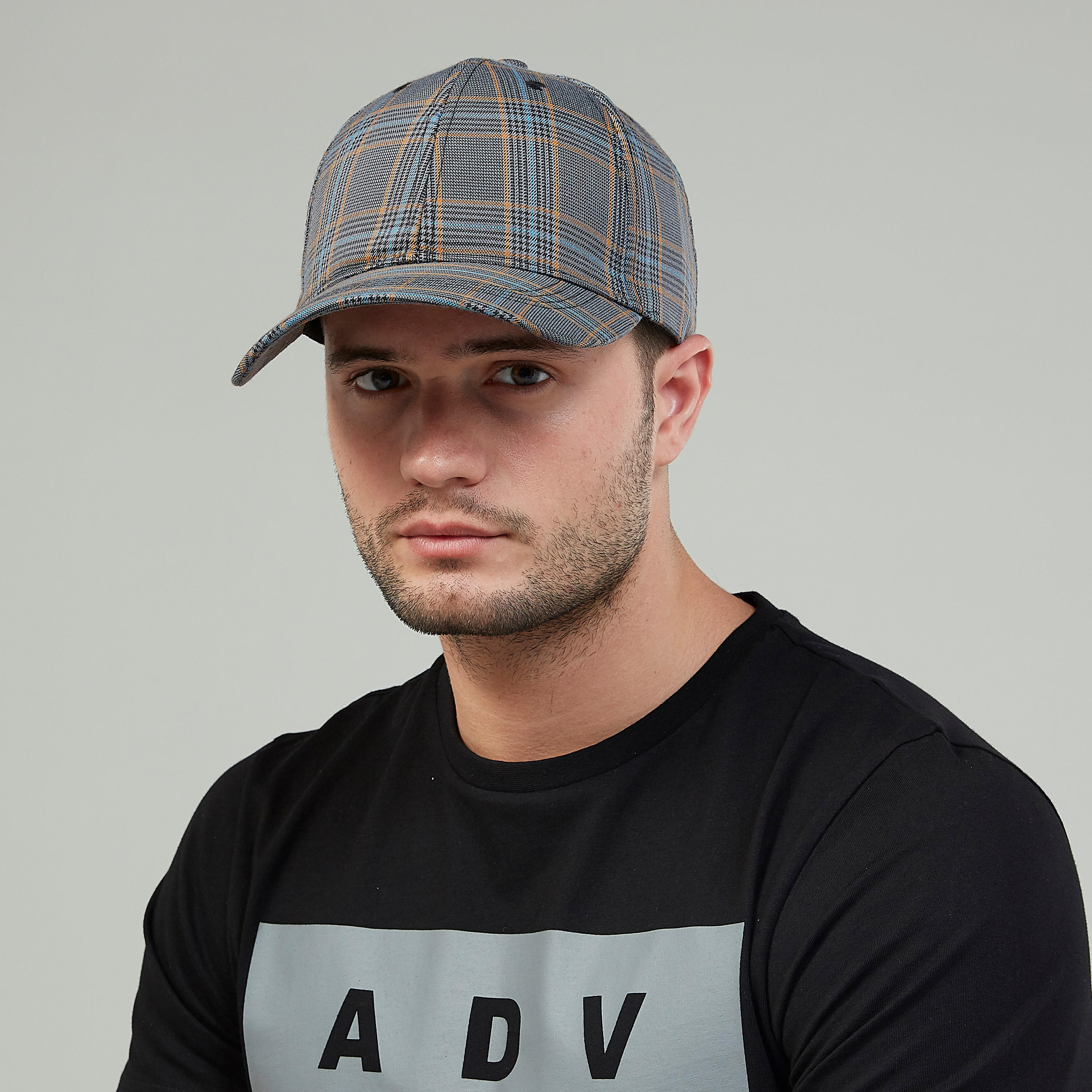قبّعة كاب كاروهات بخطّاف وحلقة إغلاق-men-caps-image-2