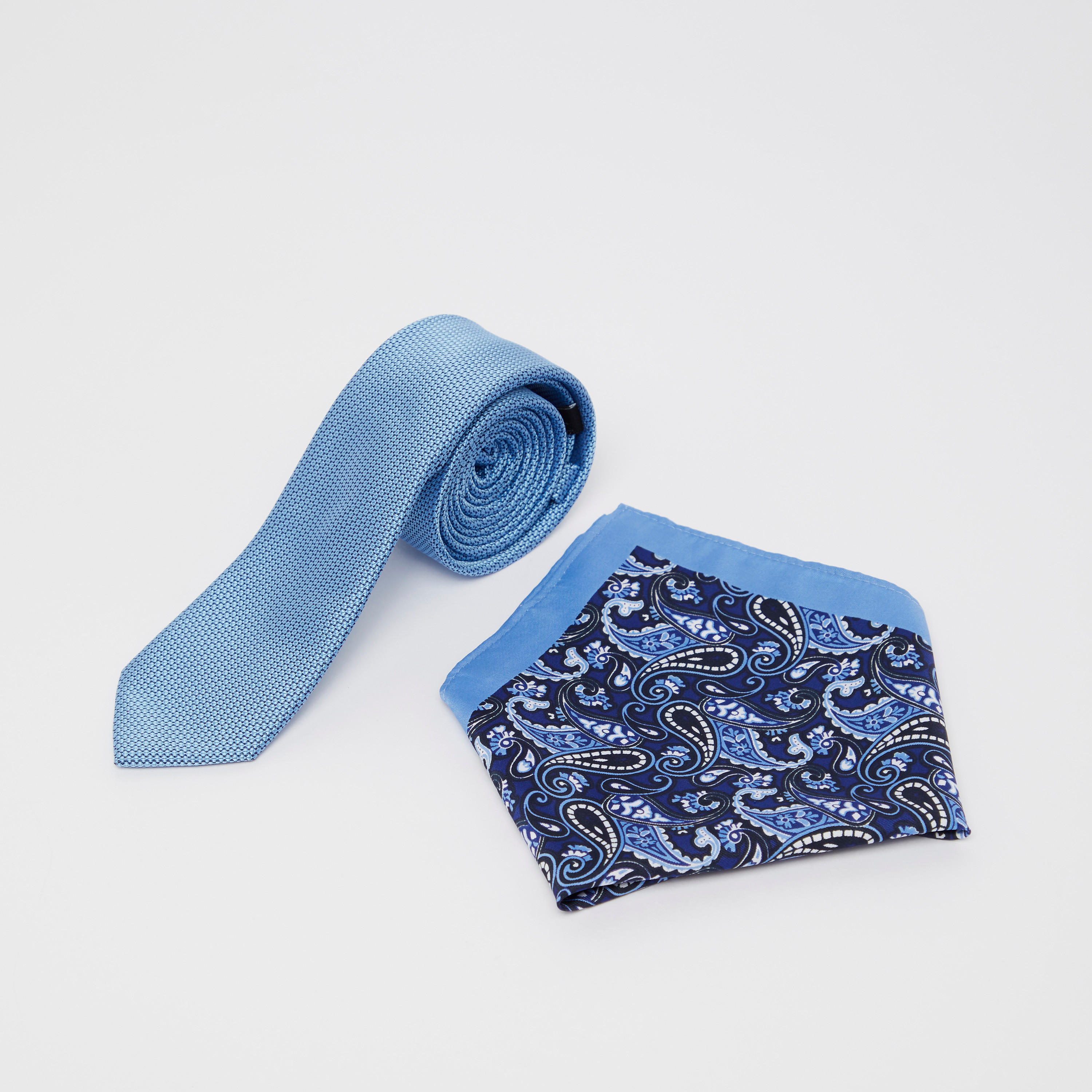 ربطة عنق عادية بارزة الملمس ومنديل جيب مربّع بطبعات-men-tiesandcufflinks-pocketsquares-image-5