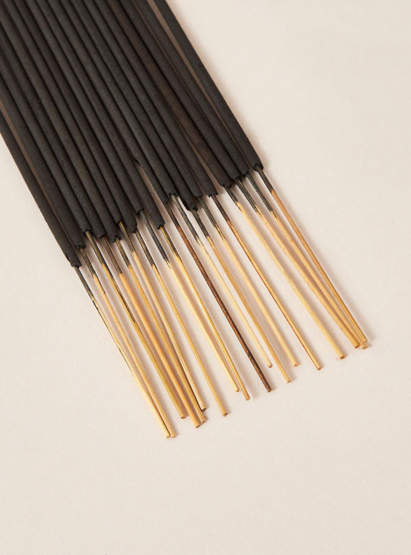 Elite d'Art Dark Amber Incense Stick - Set of 60-household-homefragrance-potpourri-image-4