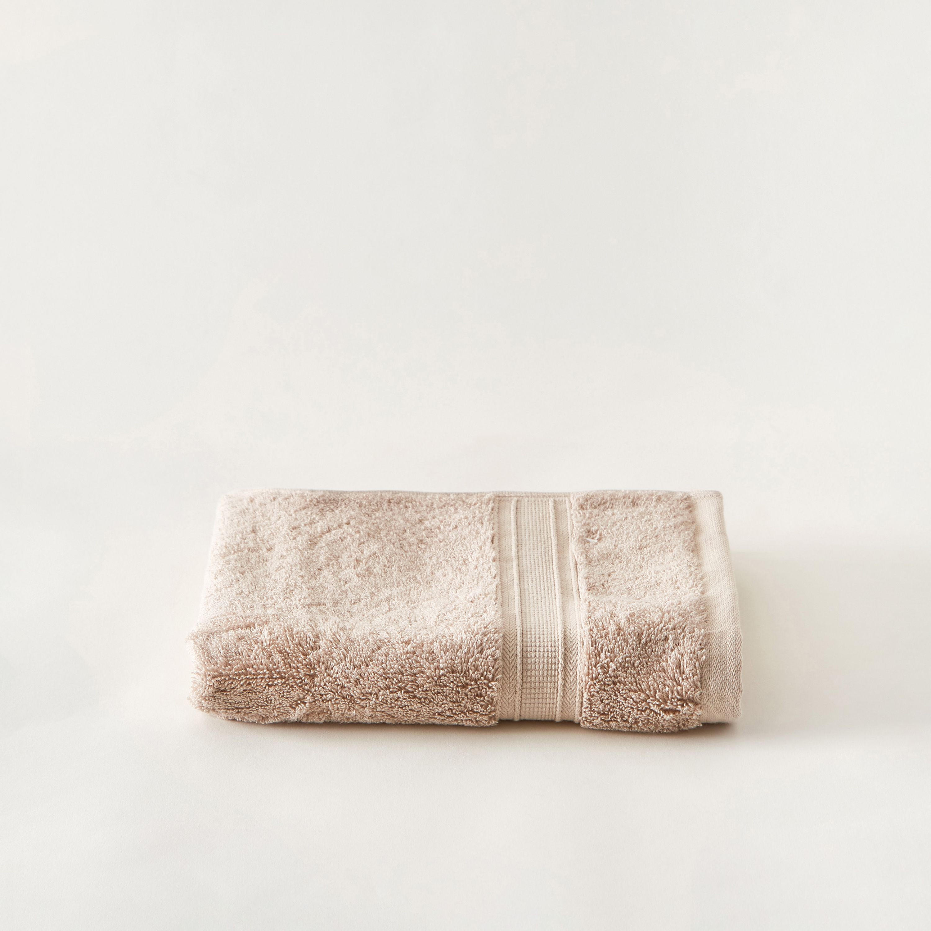 منشفة يد من القطن المصري - 70x40 سم -household-bathandlaundry-bathlinen-towels-image-1