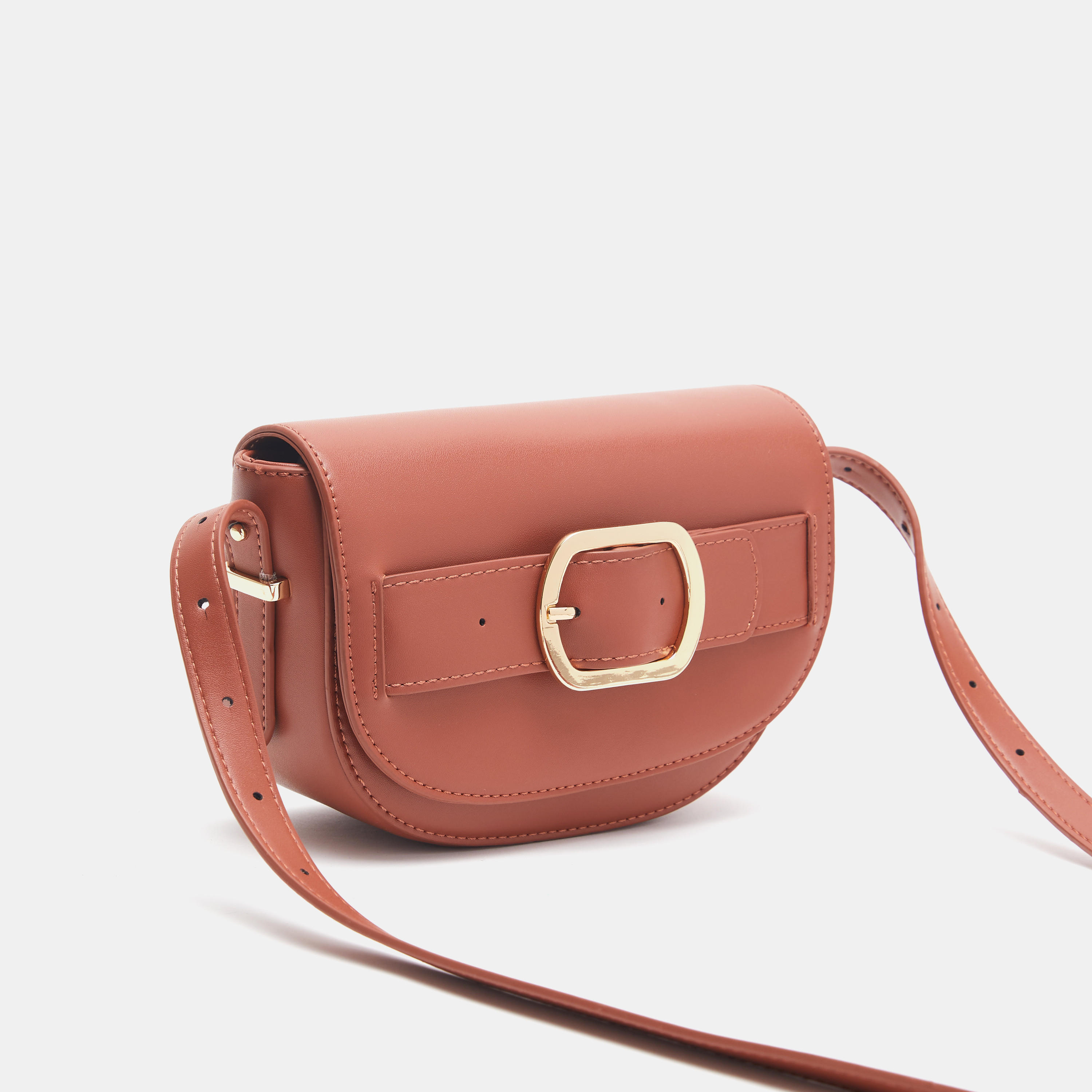 شنطة كروس بودي سادة بزينة إبزيم من سيليست-women-bagsandwallets-handbags-image-3