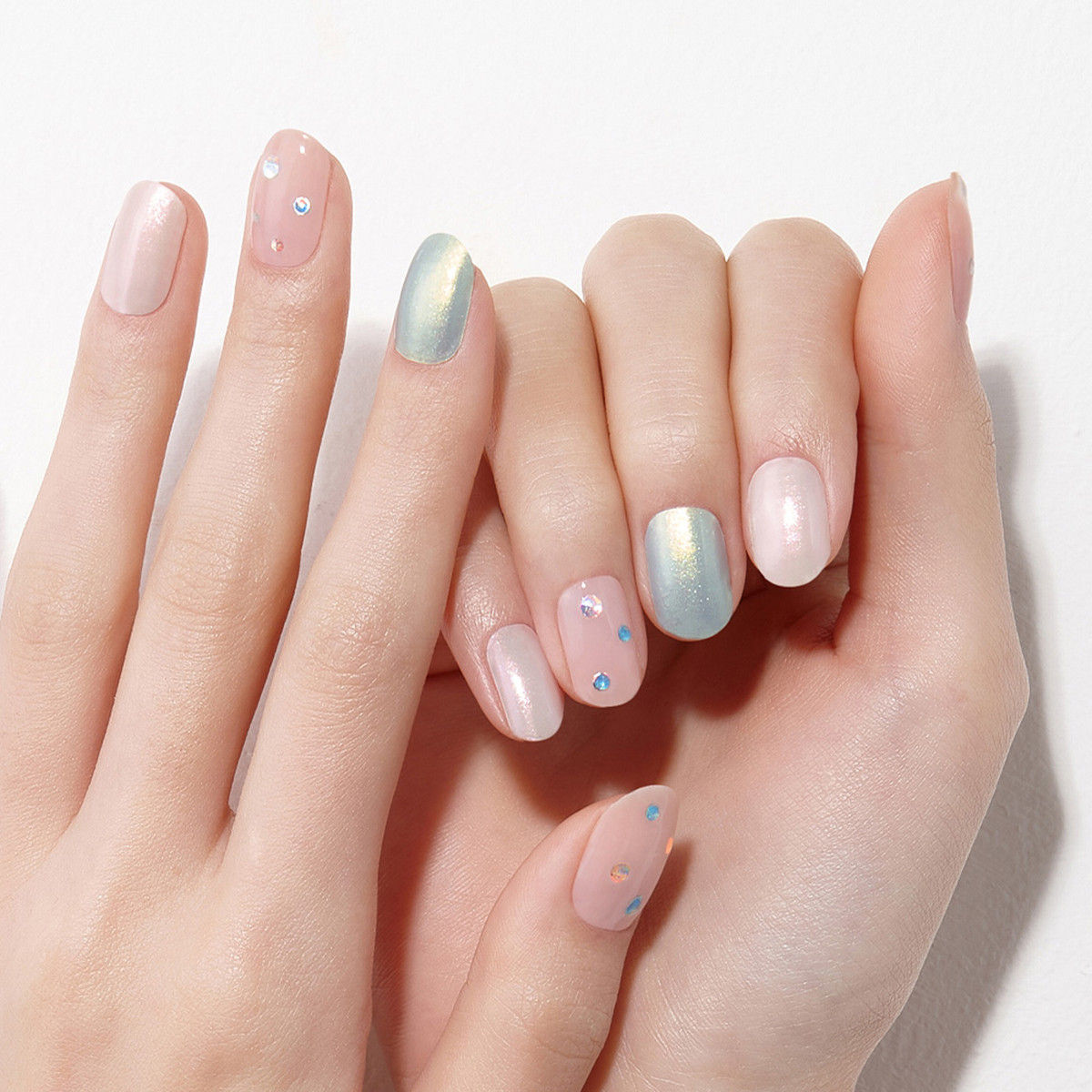 مجموعة ملصقات أظافر لامعة 35 قطعة من داشنج ديفا-beautyandpersonalcare-makeup-nails-artificialnails-image-2
