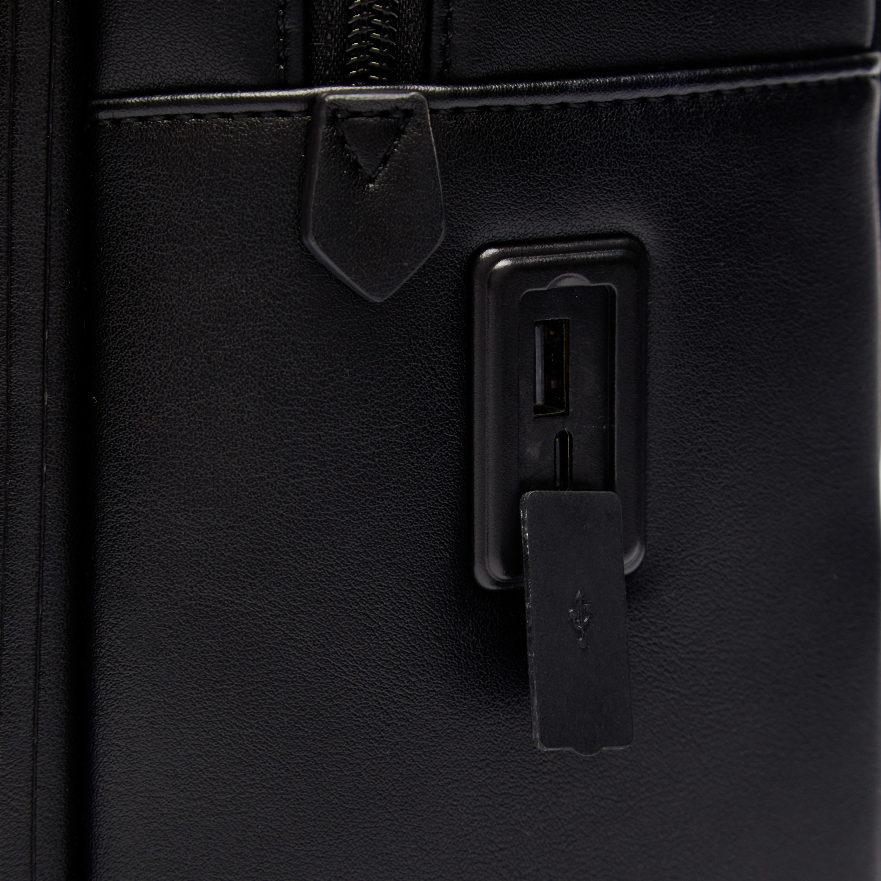 شنطة ظهر بارزة الملمس بسحاب إغلاق وأحزمة قابلة للتعديل من دوتشيني-men-bags-image-5