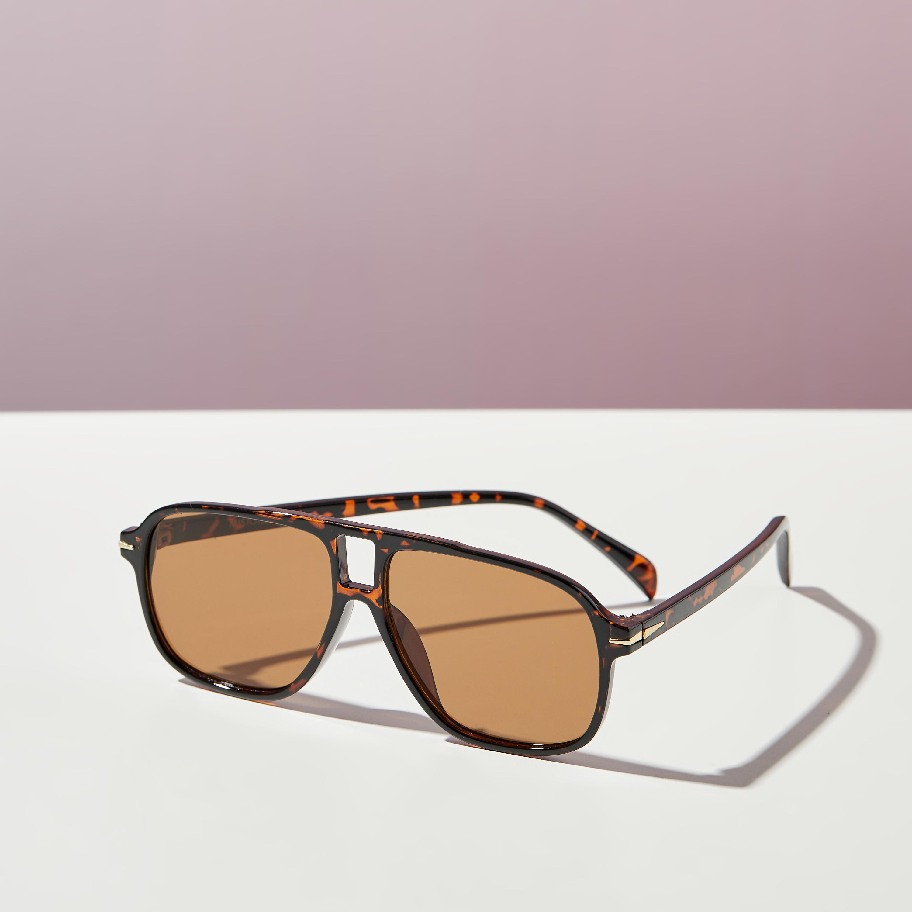 نظارة شمسية بعدسات ملونة وإطار كامل ووسادات أنف من ميستوتس-women-sunglasses-image-1