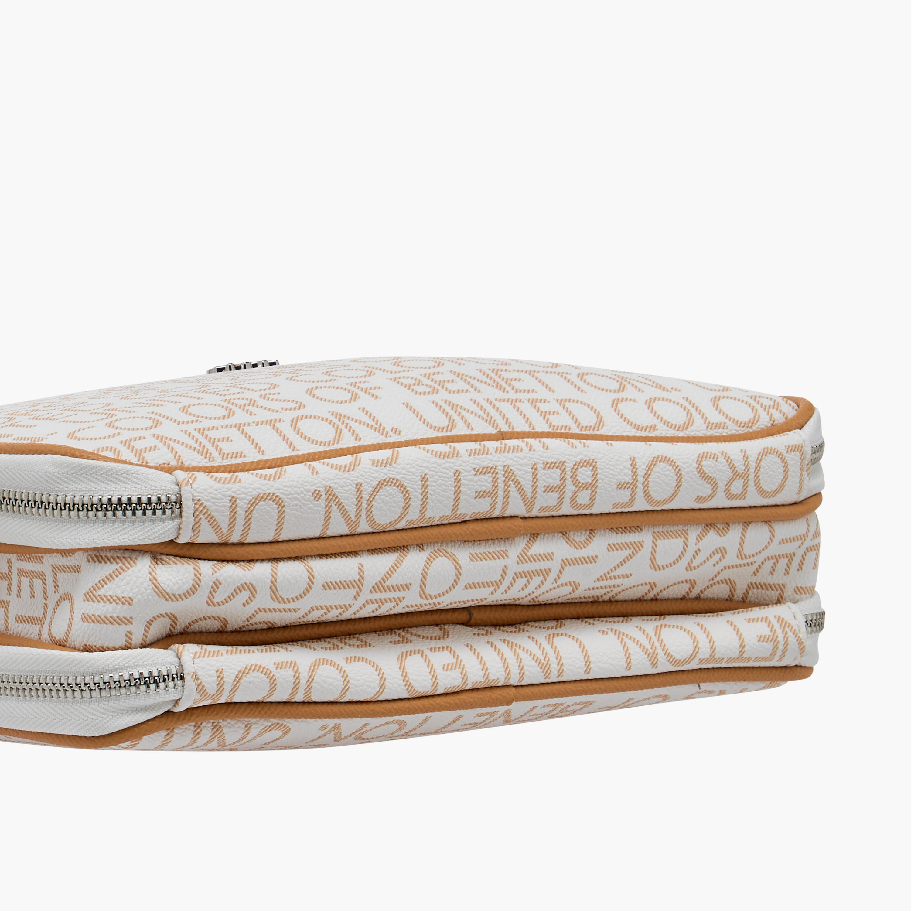 شنطة كروس بودي بحزام قابل للفصل وطبعات من يونايتد كلرز أوف بنيتون-women-bagsandwallets-handbags-image-7